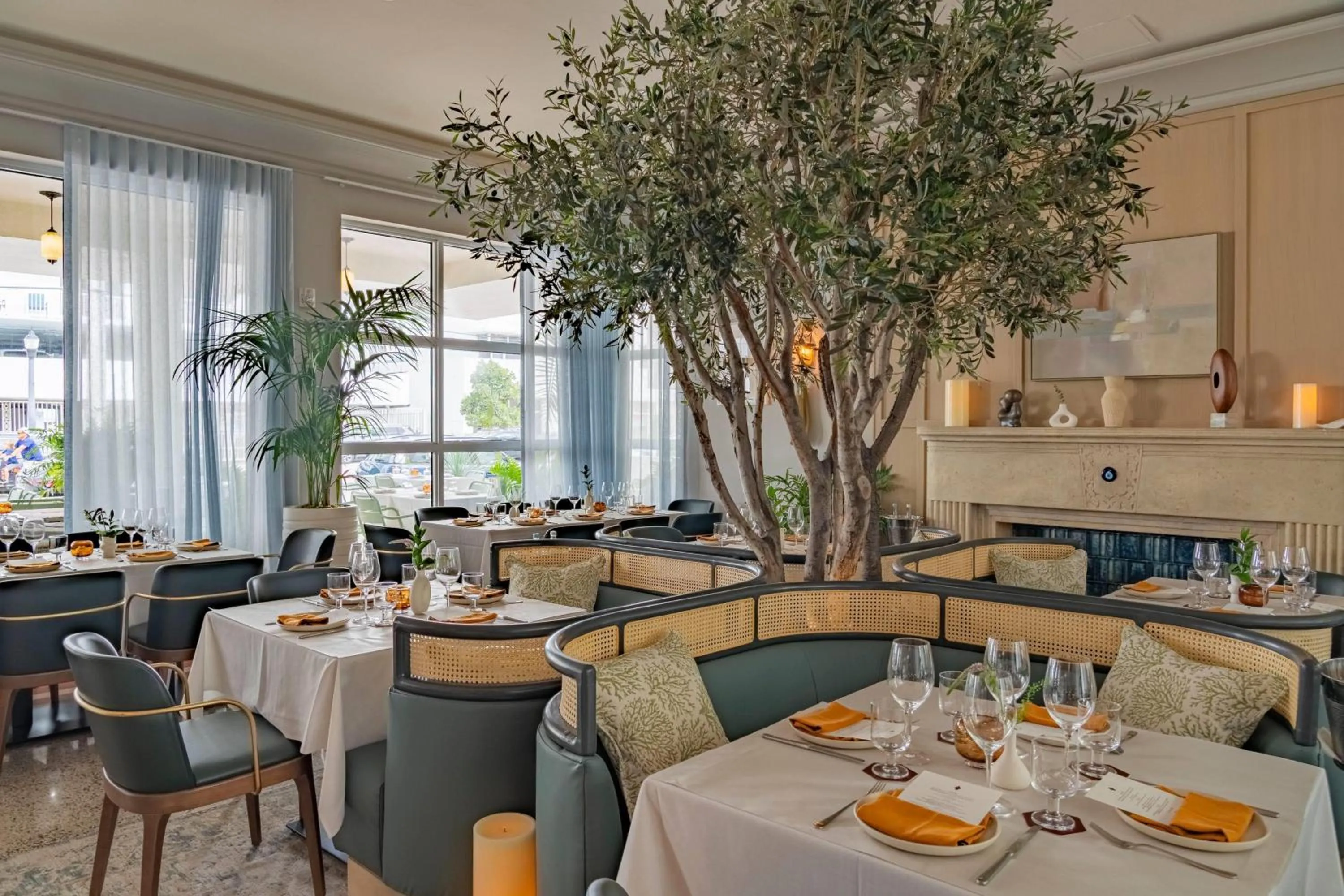Restaurant/places to eat in Balfour Miami Beach, a Registry Collection Hotel