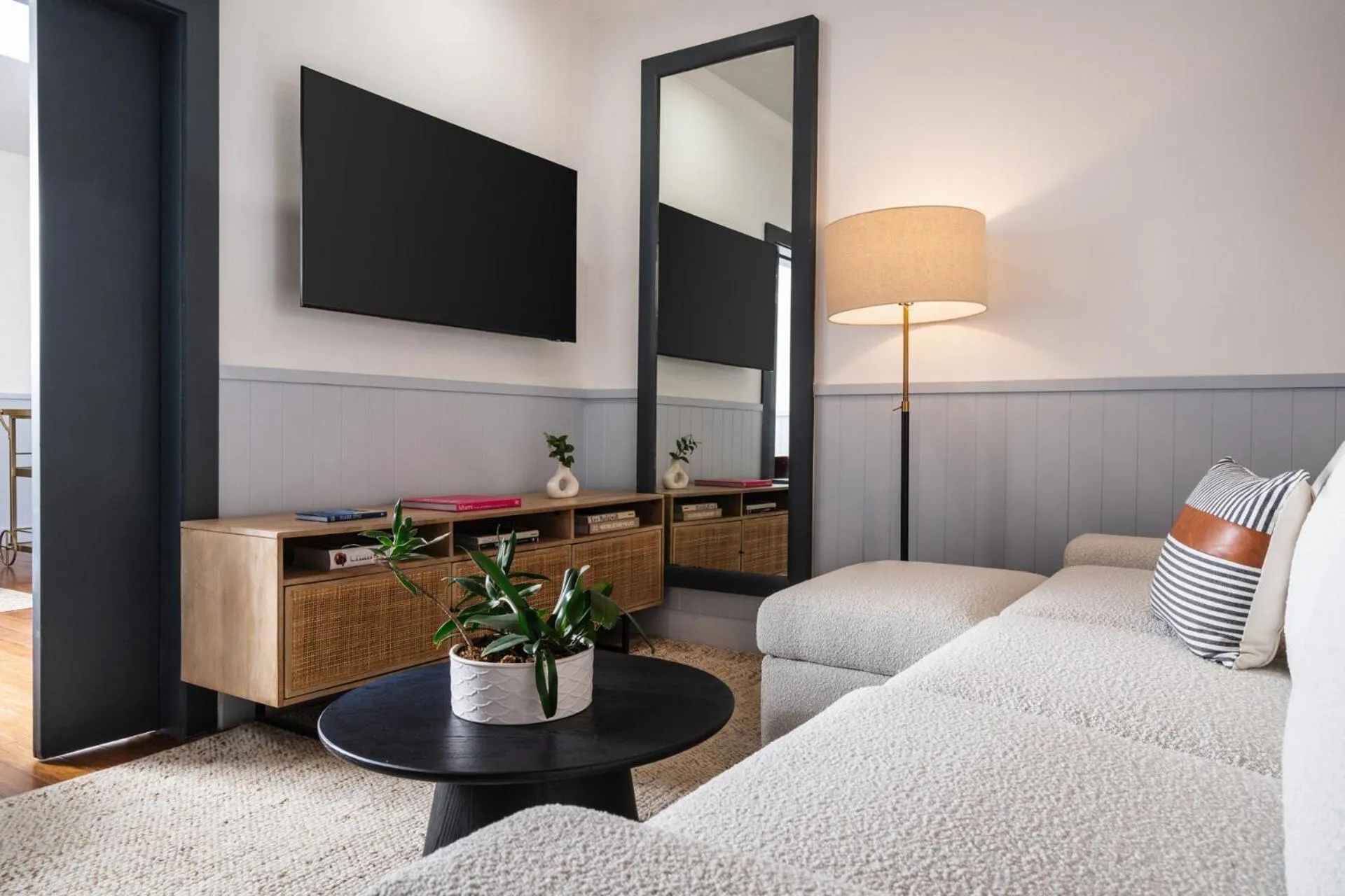 TV and multimedia, Bed in Balfour Miami Beach, a Registry Collection Hotel