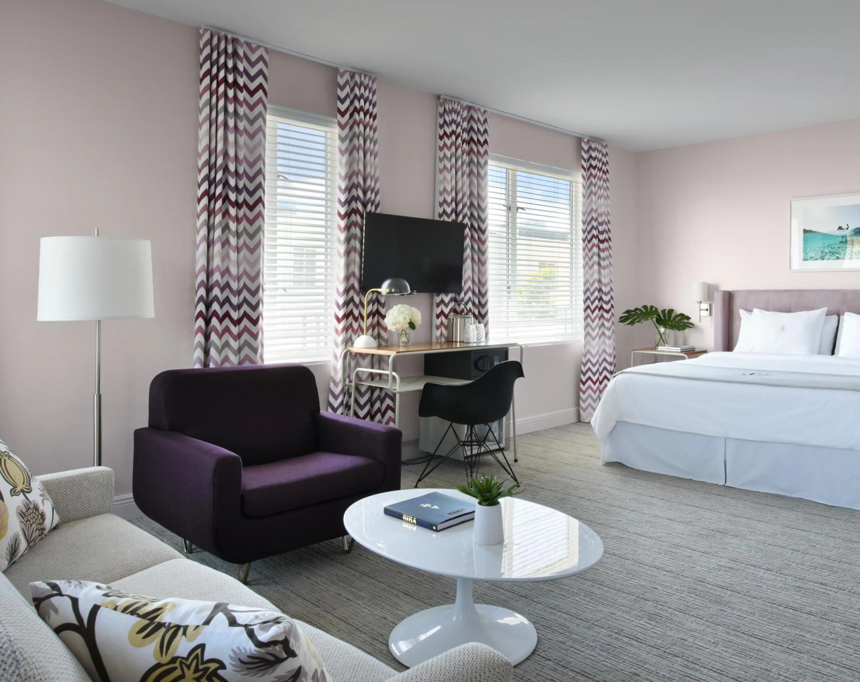 Photo of the whole room in The Astor by LuxUrban