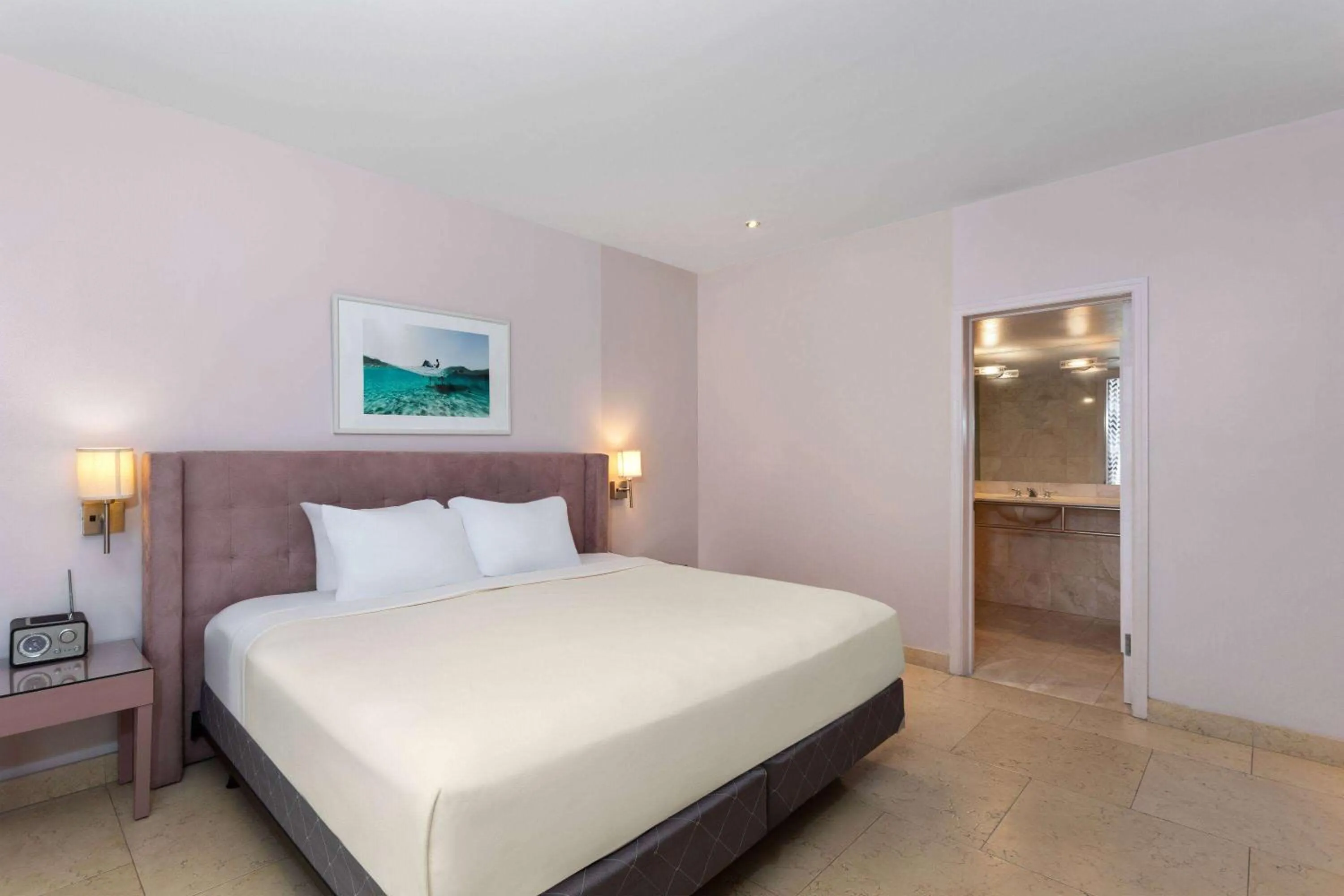 Bed in The Astor by LuxUrban