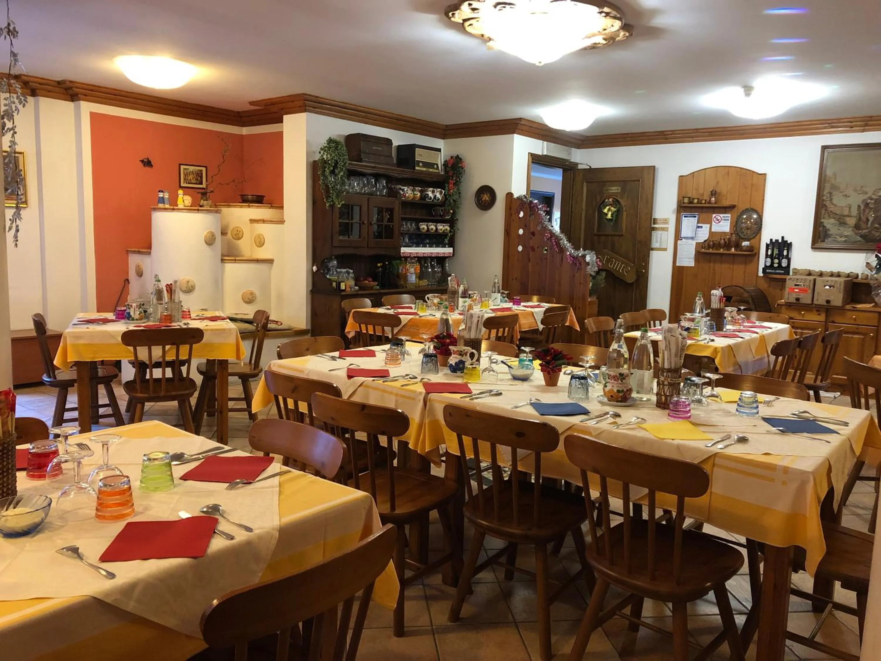 Restaurant/places to eat in Hotel Genzianella