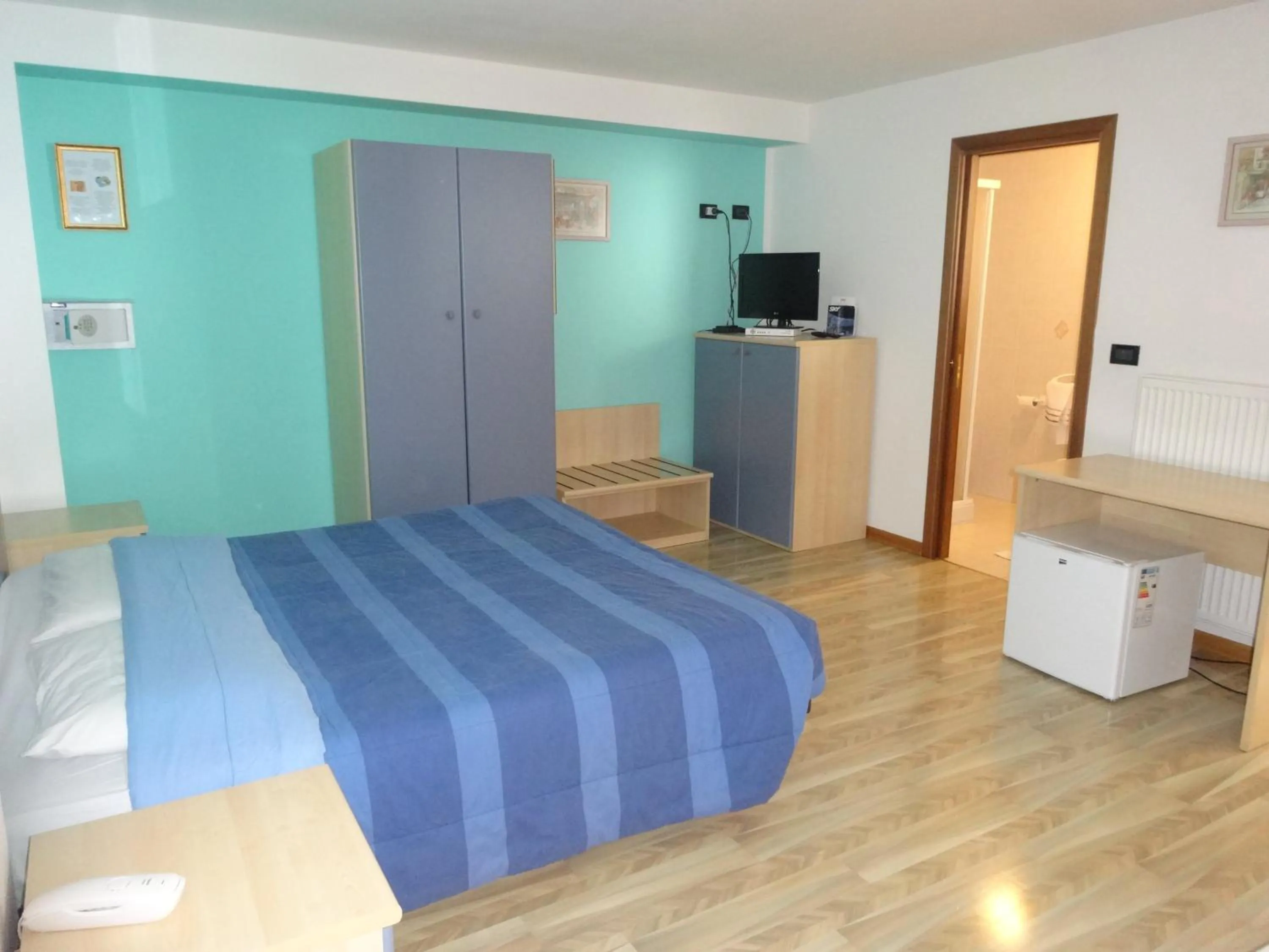 Bed in Hotel Genzianella