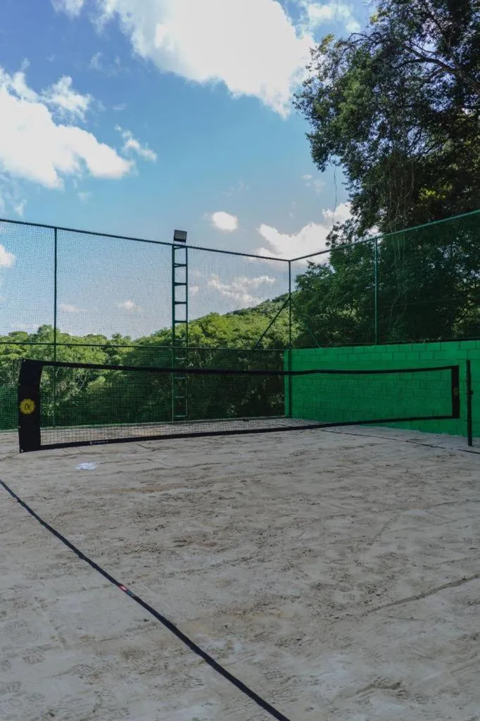 Tennis court in Hotel Vinícola Davo