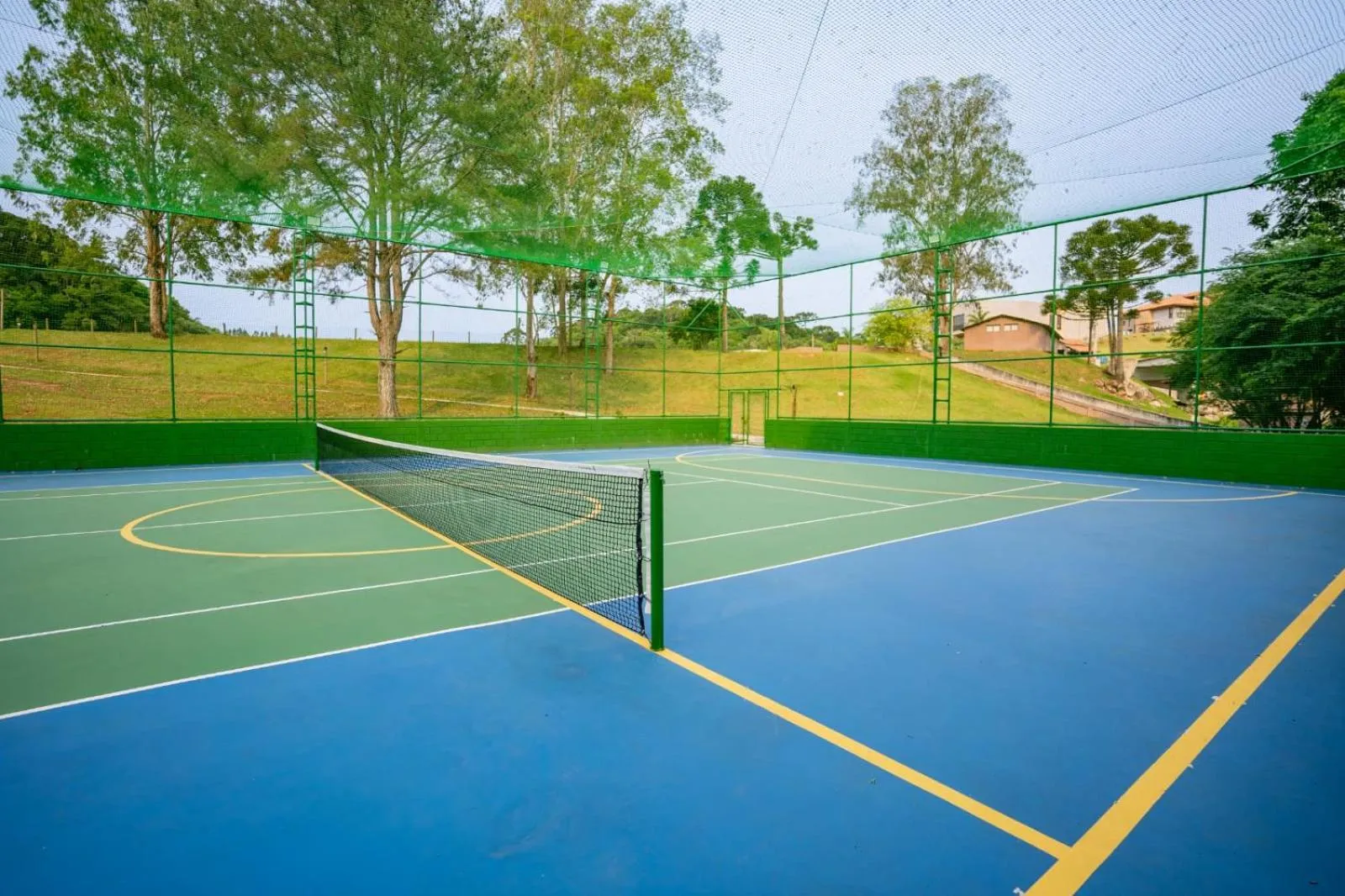 Tennis court in Hotel Vinícola Davo