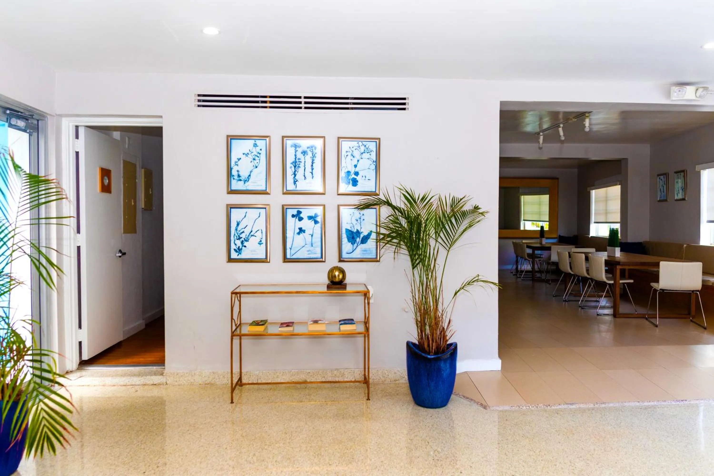 Lobby or reception in Aqua Hotel & Suites