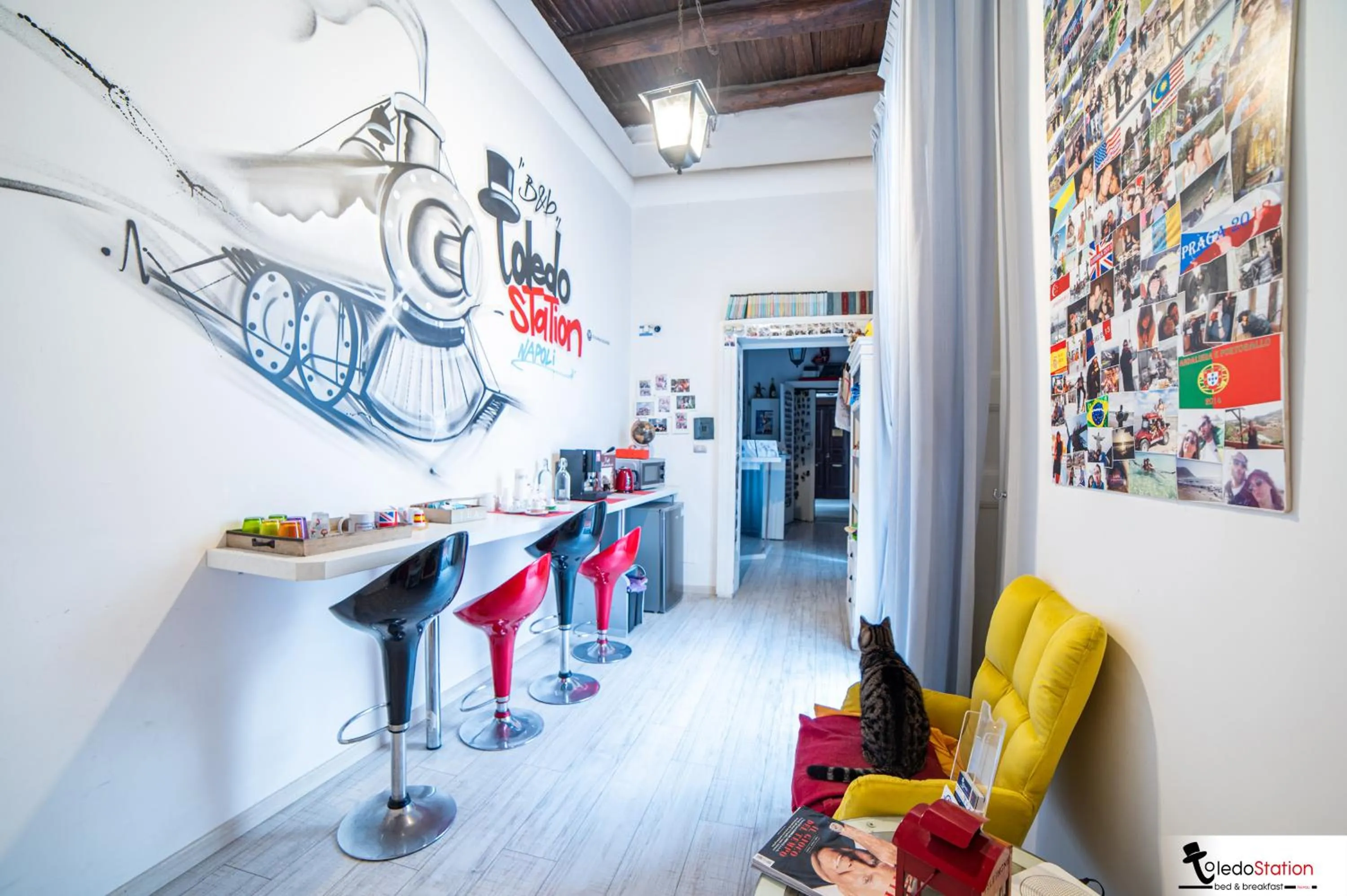 Seating area in ToledoStation B&B