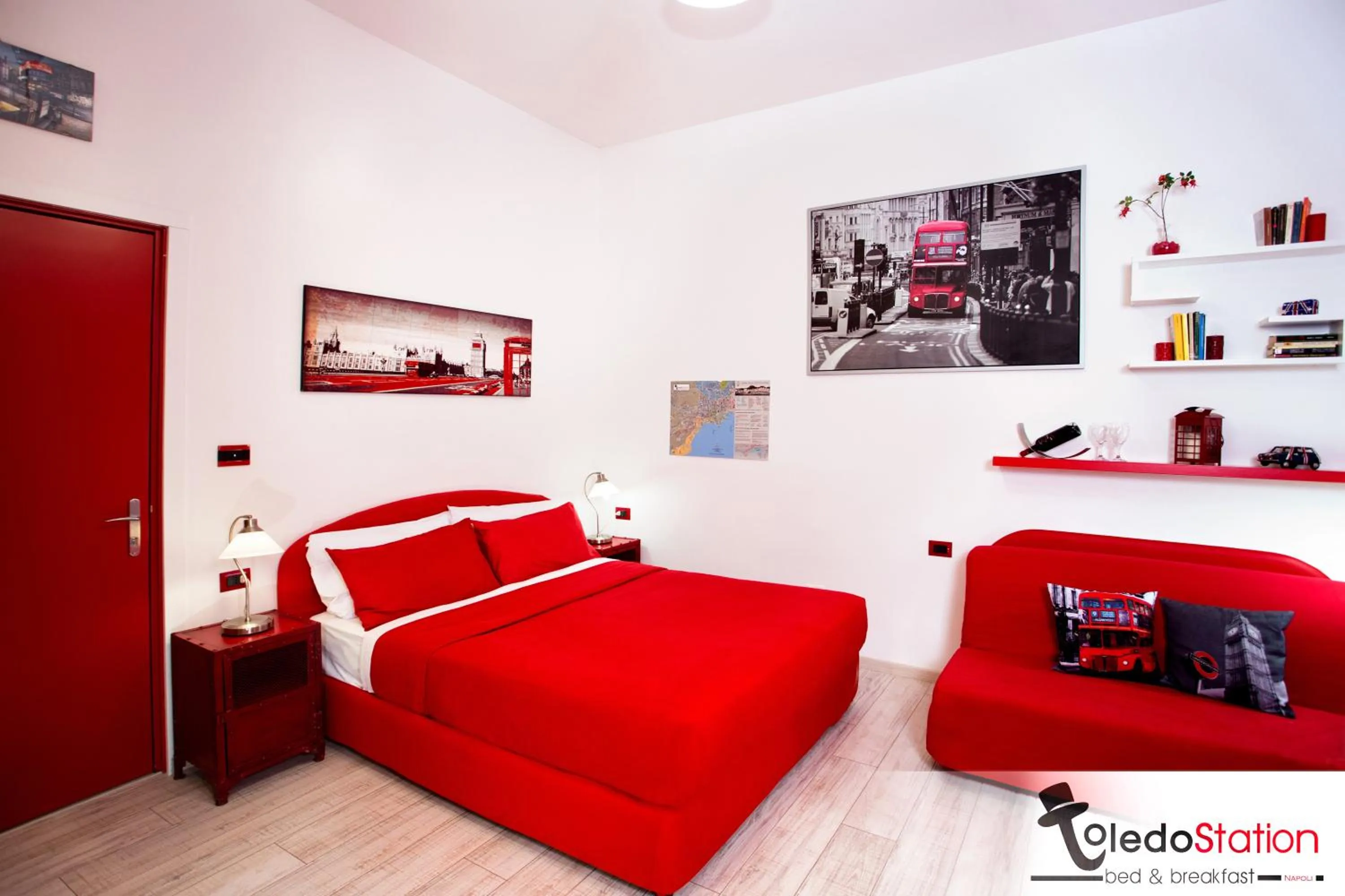 Decorative detail, Bed in ToledoStation B&B