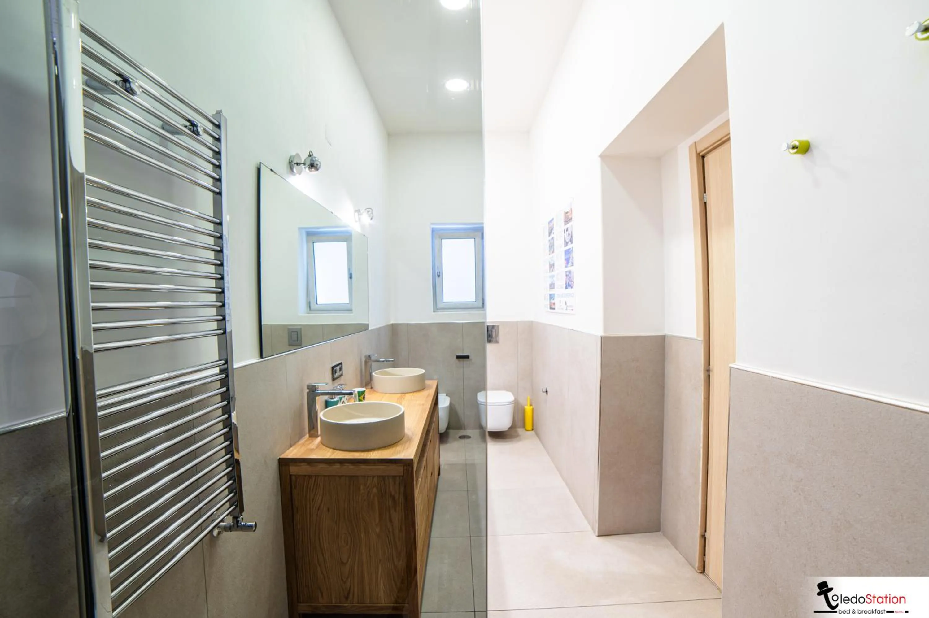 Bathroom in ToledoStation B&B