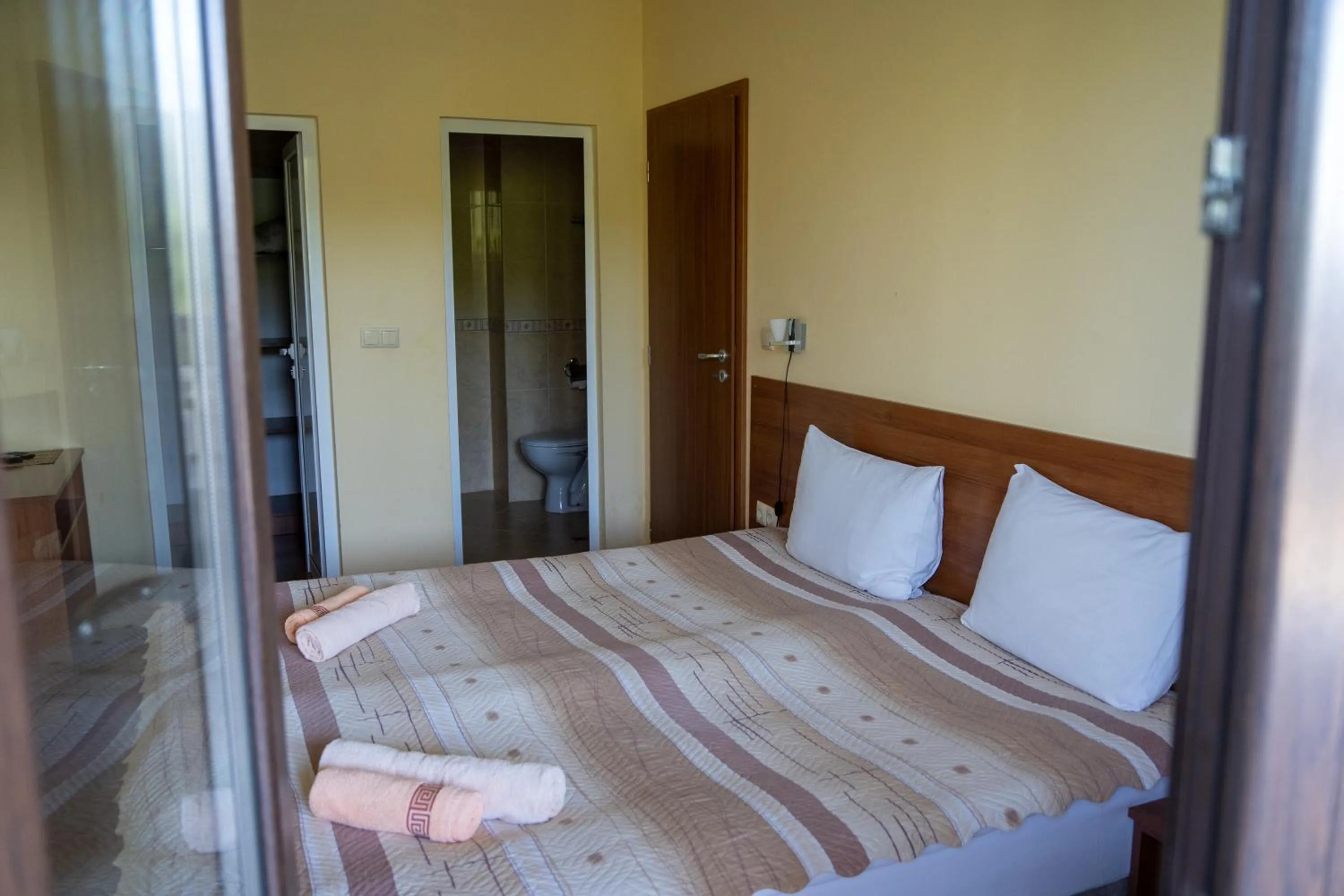 Bed in Rusaliite Adventure House