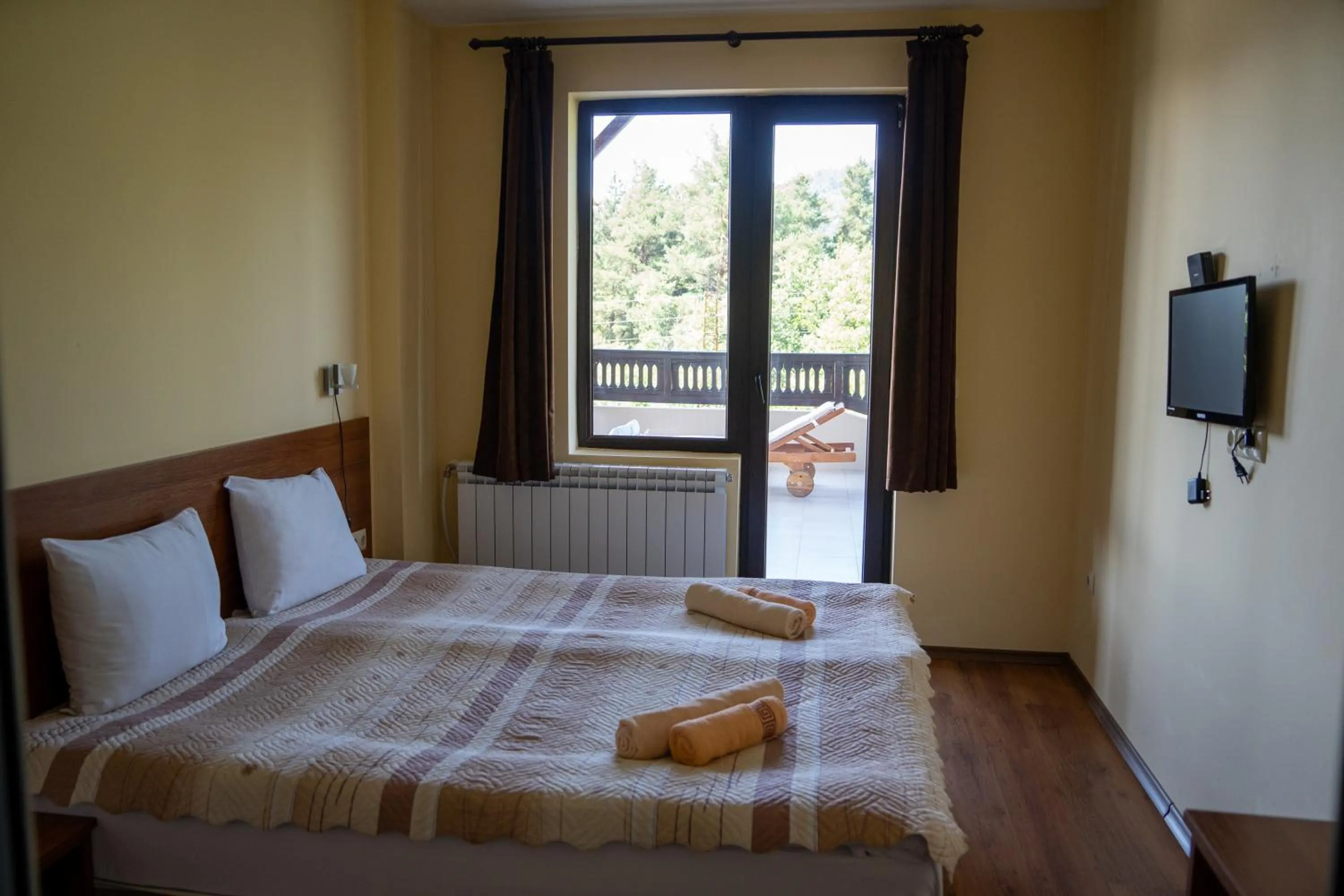 Bed in Rusaliite Adventure House