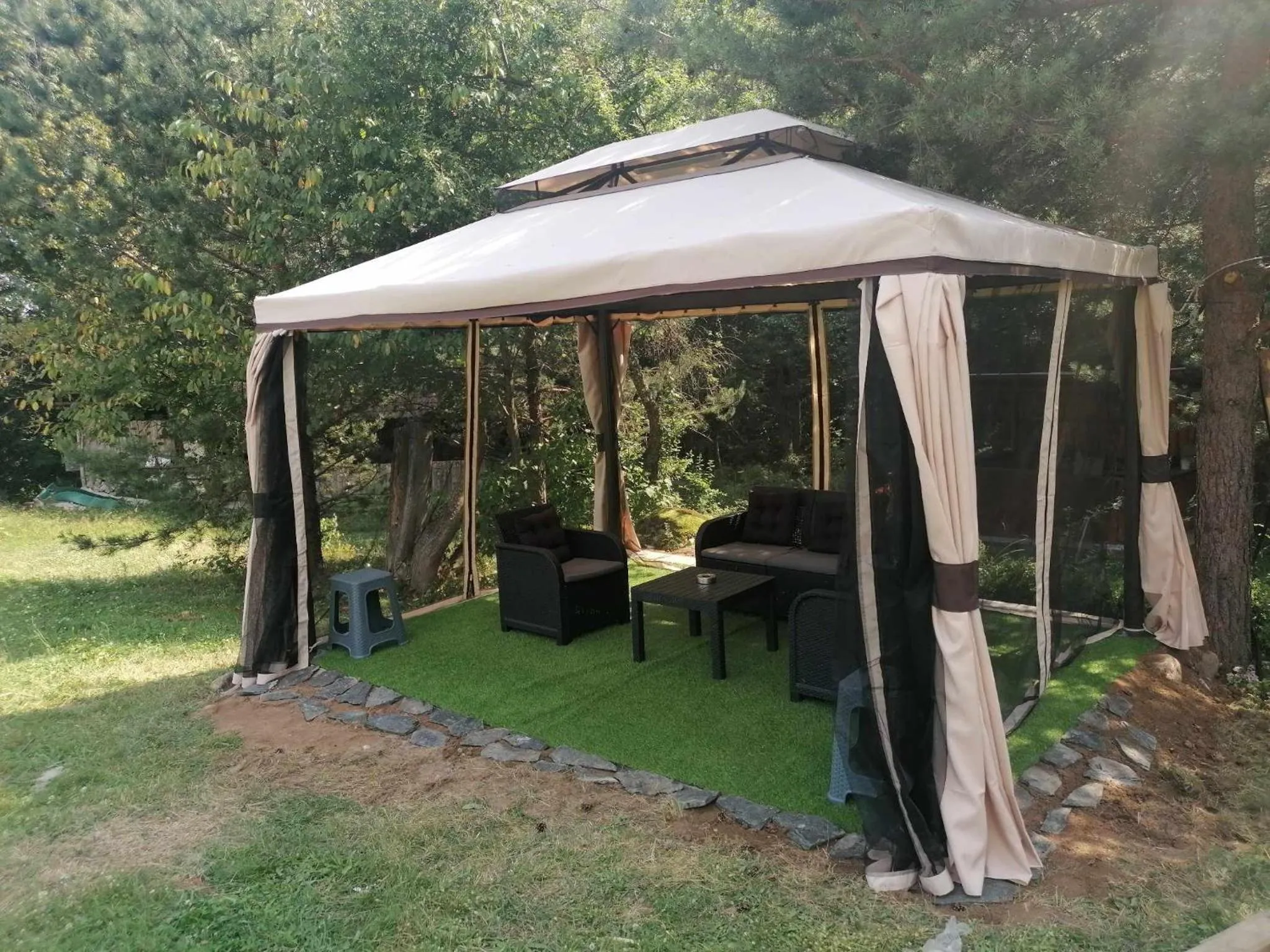 Patio in Rusaliite Adventure House