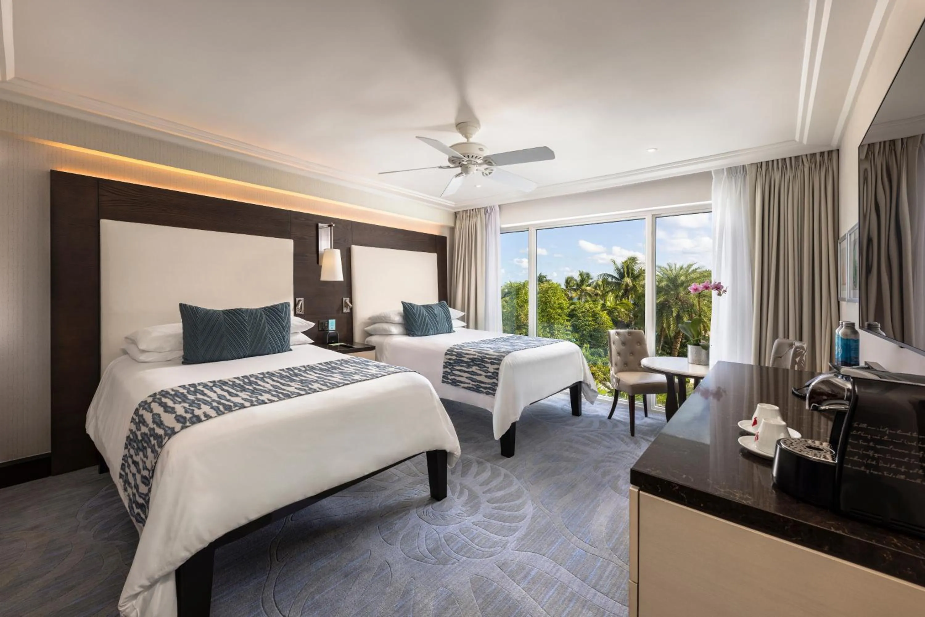 Bed in The Palms Hotel & Spa