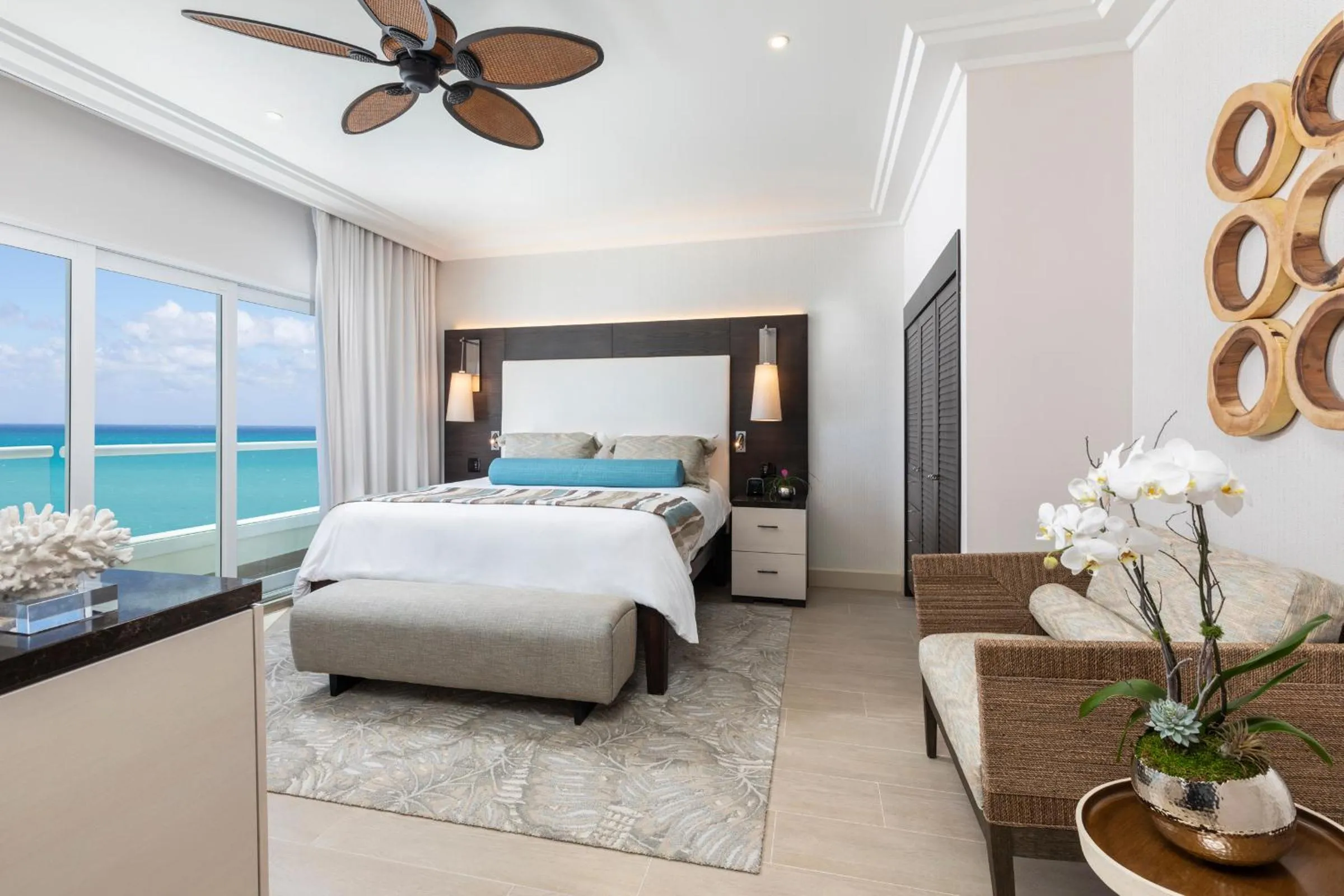 Bedroom, Bed in The Palms Hotel & Spa