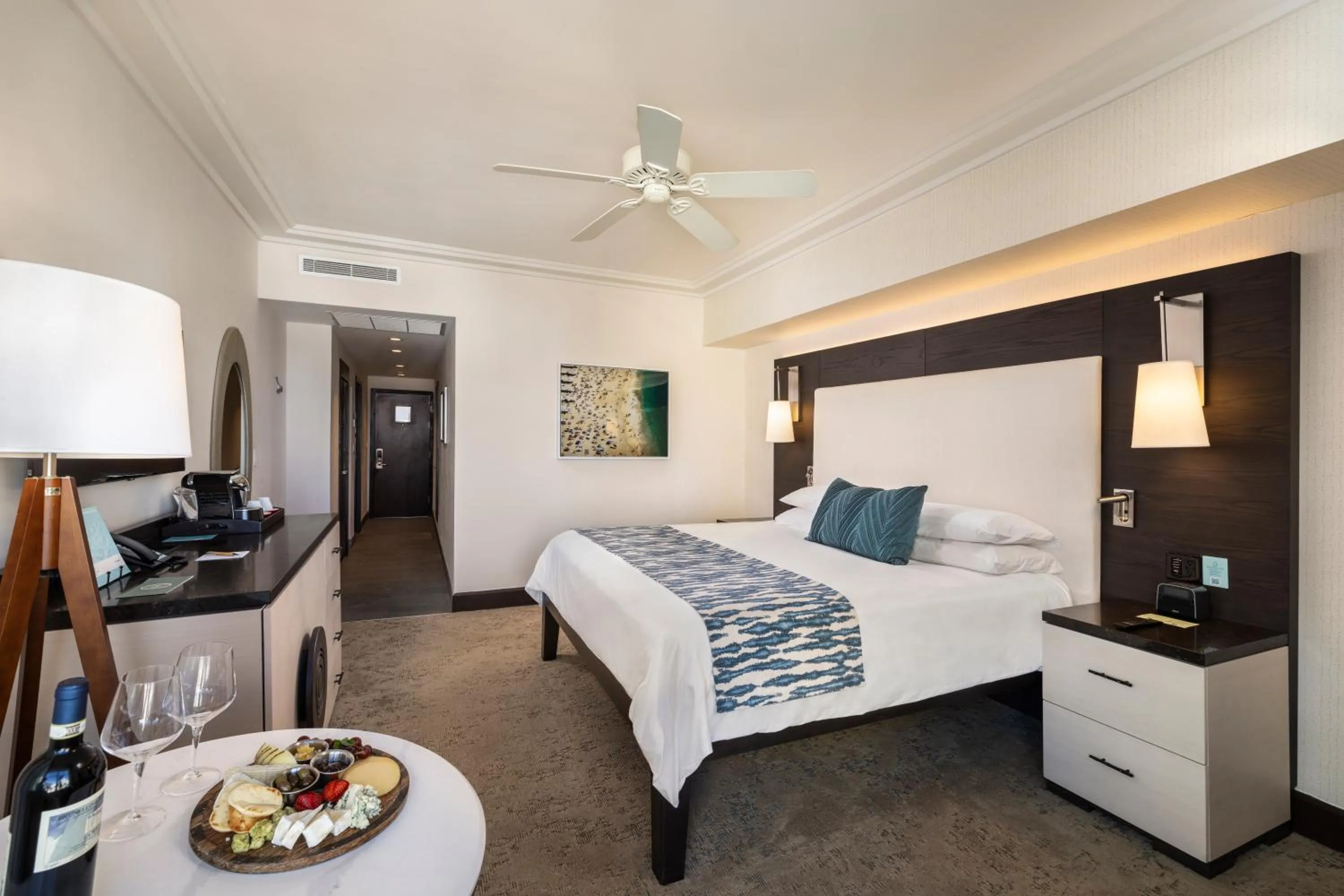 Photo of the whole room, Bed in The Palms Hotel & Spa