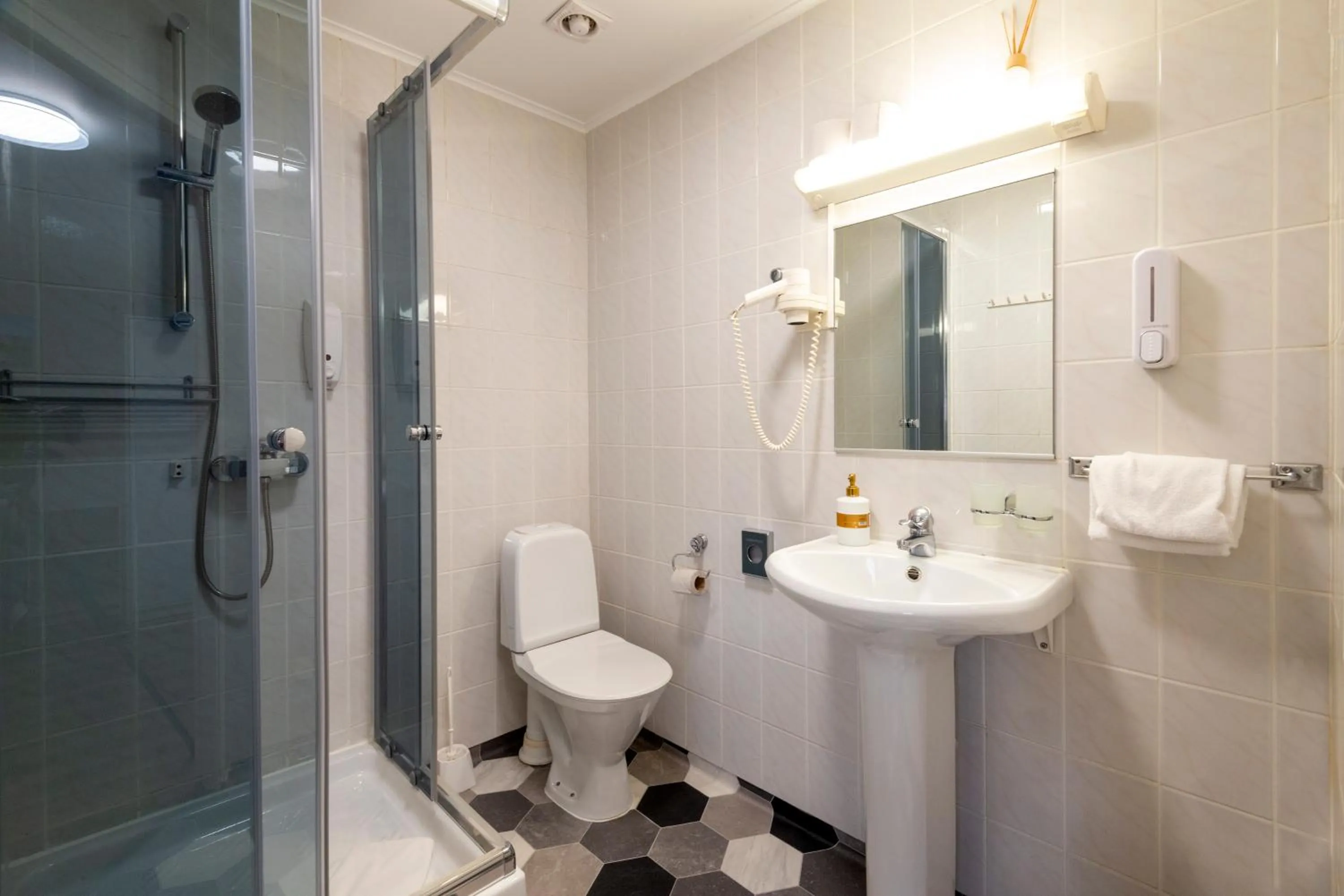 Shower in 16eur - Old Town Munkenhof