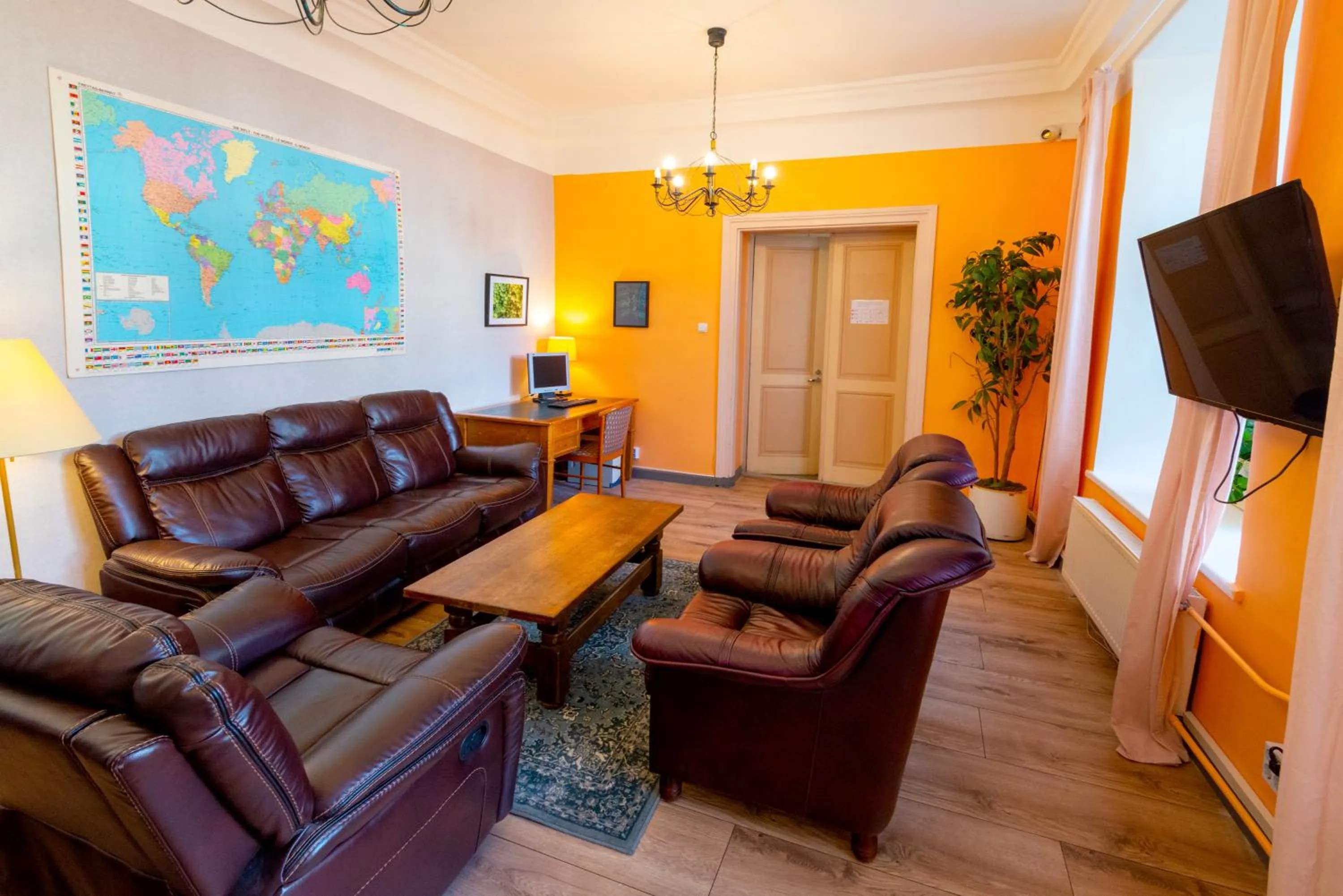 Communal lounge/ TV room in 16eur - Old Town Munkenhof
