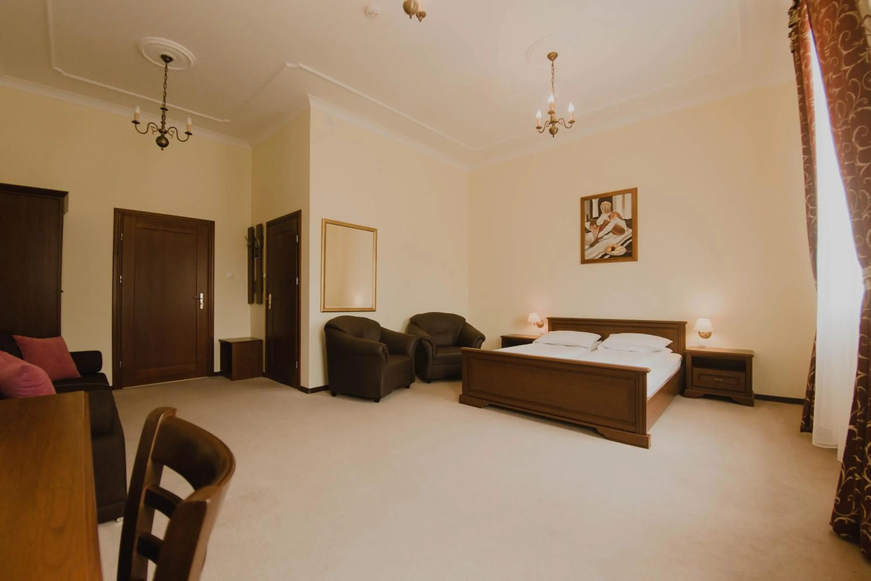 Photo of the whole room, Bed in Hotel Cesarski - Kaiserhof