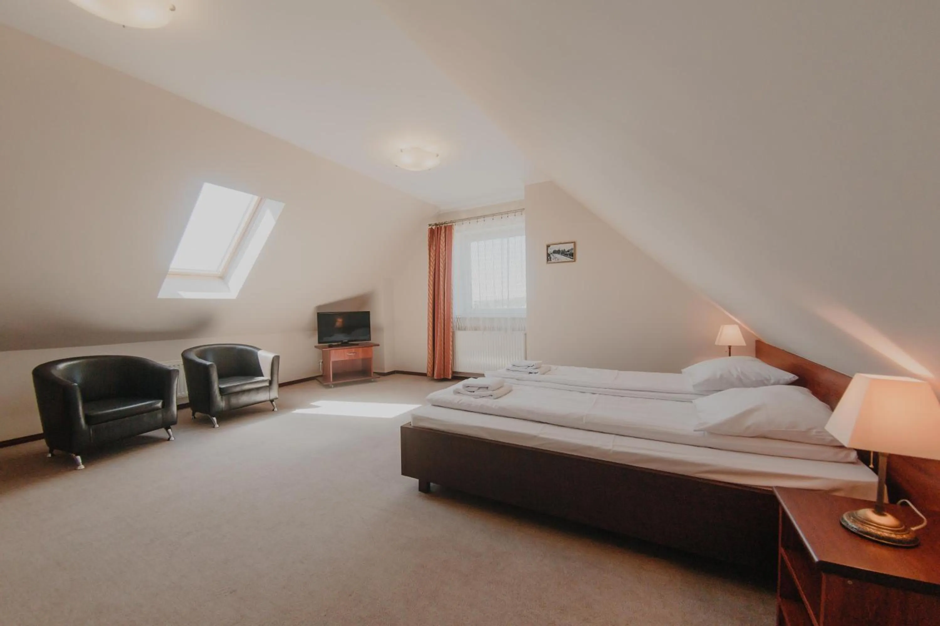 Photo of the whole room, Bed in Hotel Cesarski - Kaiserhof