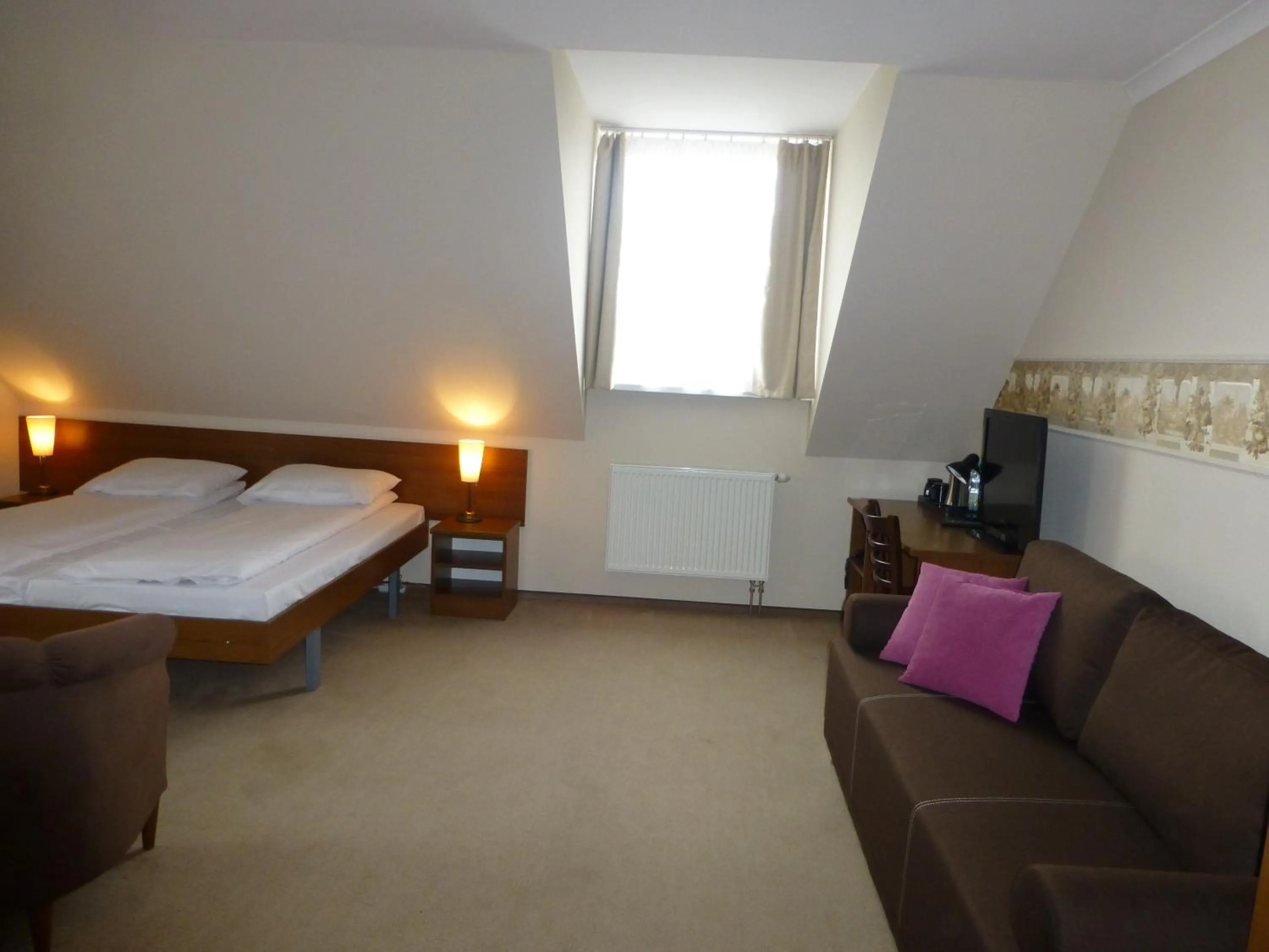 Photo of the whole room, Bed in Hotel Cesarski - Kaiserhof