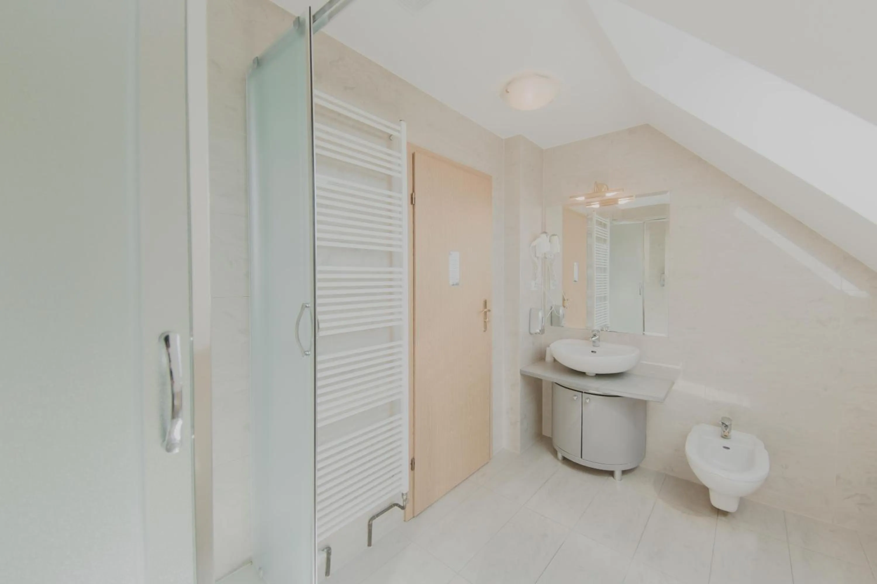 Bathroom in Hotel Cesarski - Kaiserhof