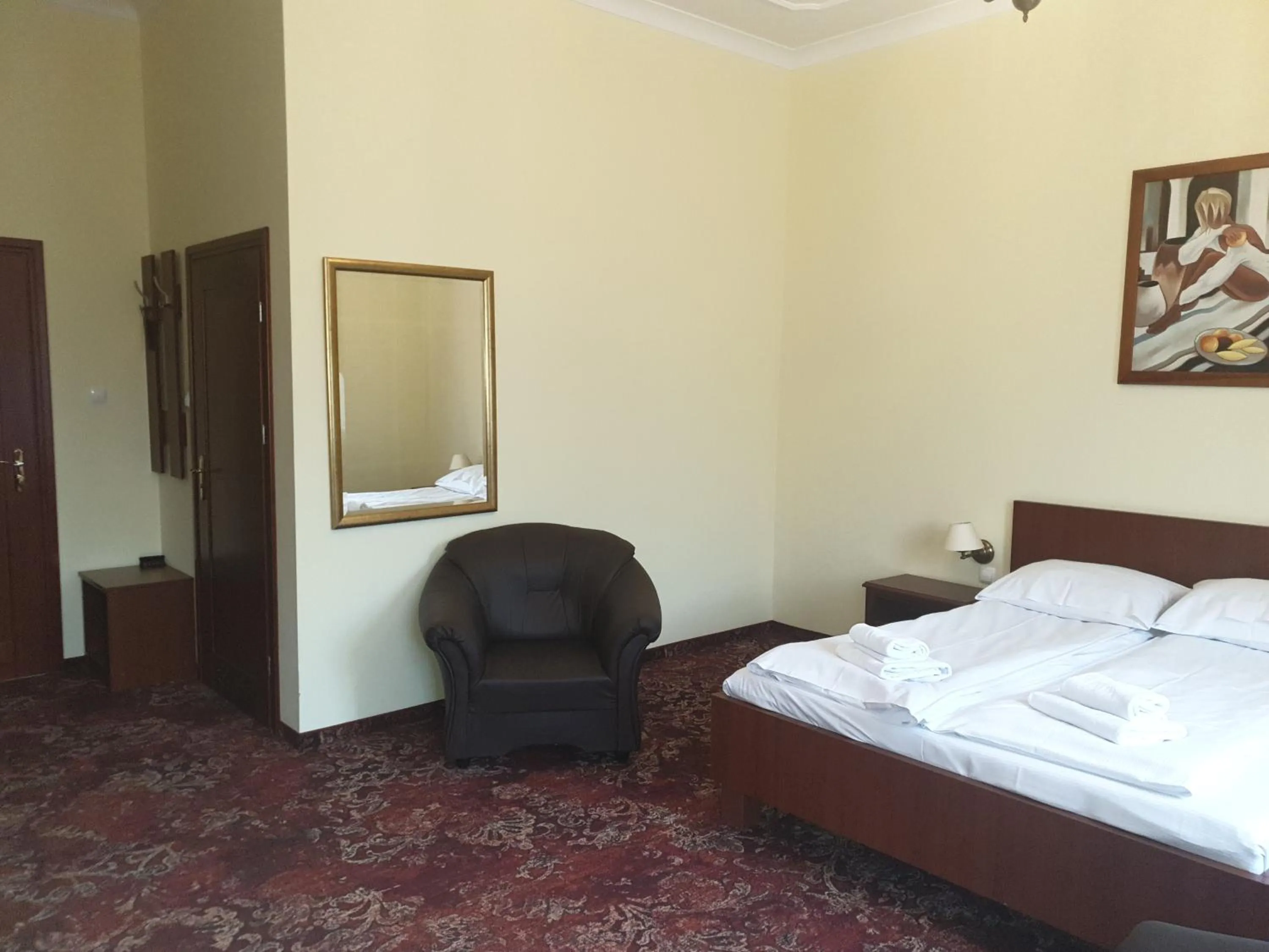 Photo of the whole room, Bed in Hotel Cesarski - Kaiserhof