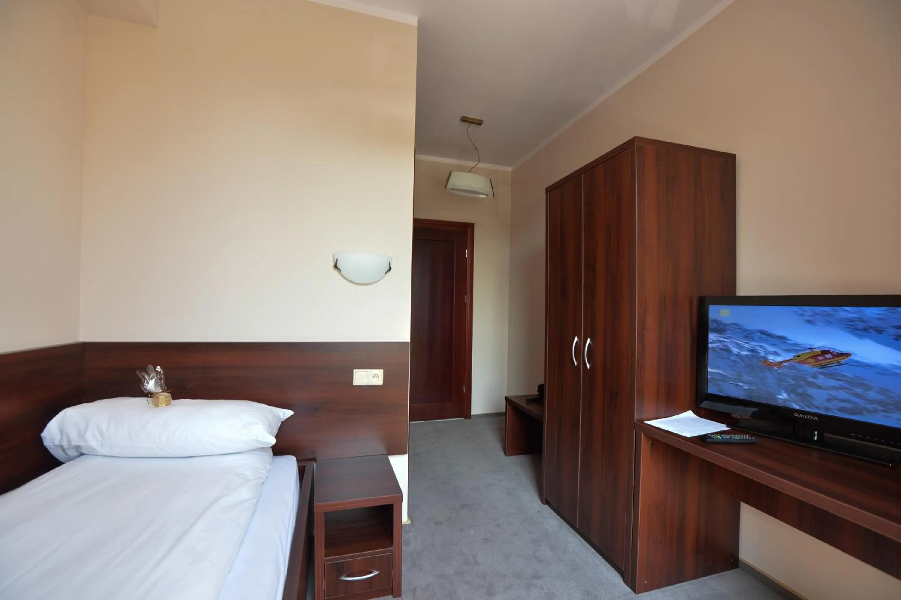 Photo of the whole room, Bed in Hotel Cesarski - Kaiserhof