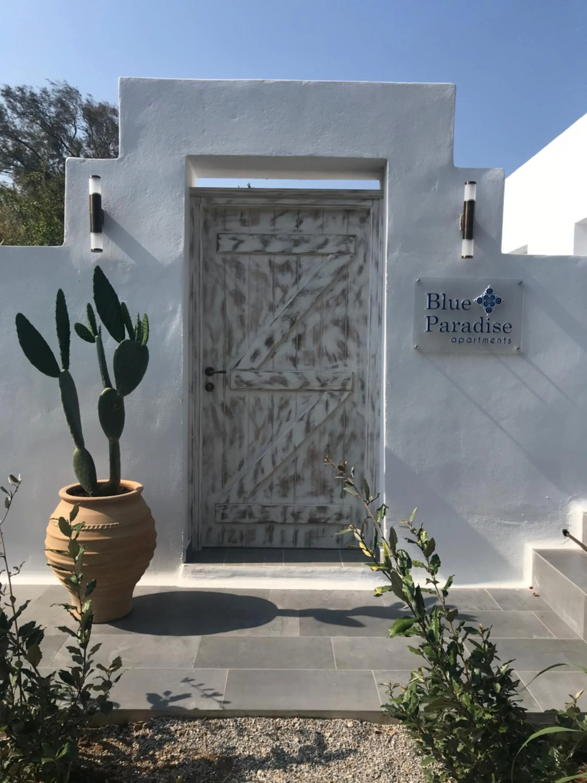 Facade/entrance in Blue Paradise Apartments