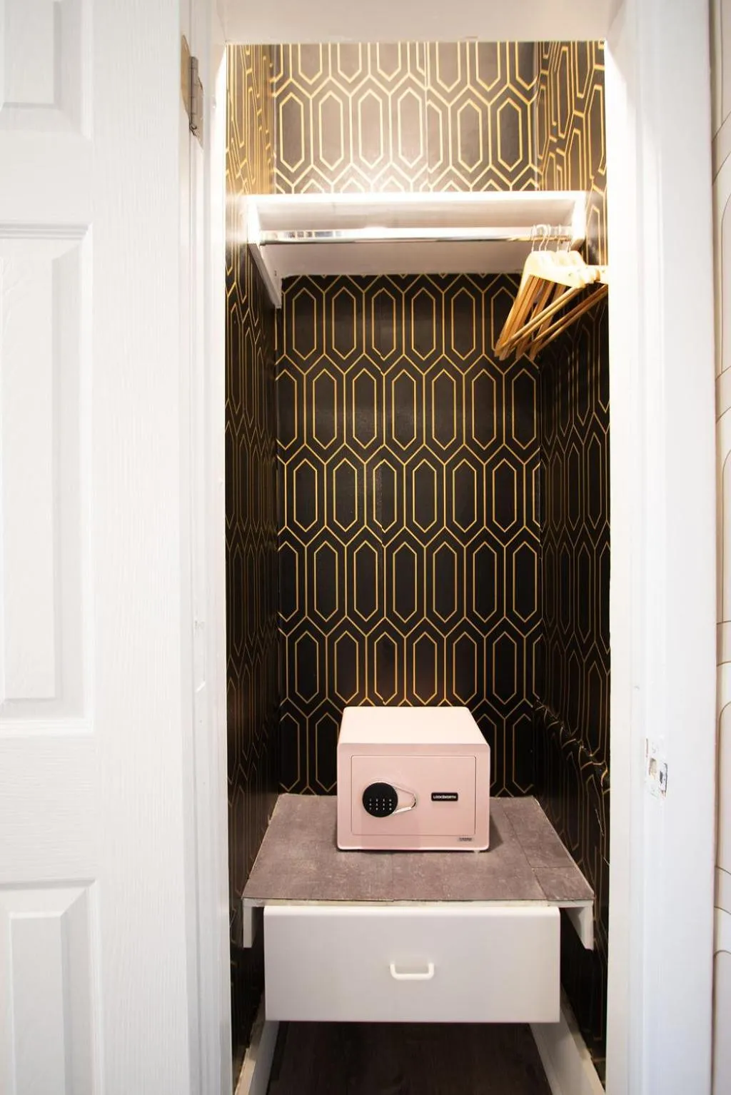 safe in Century Hotel