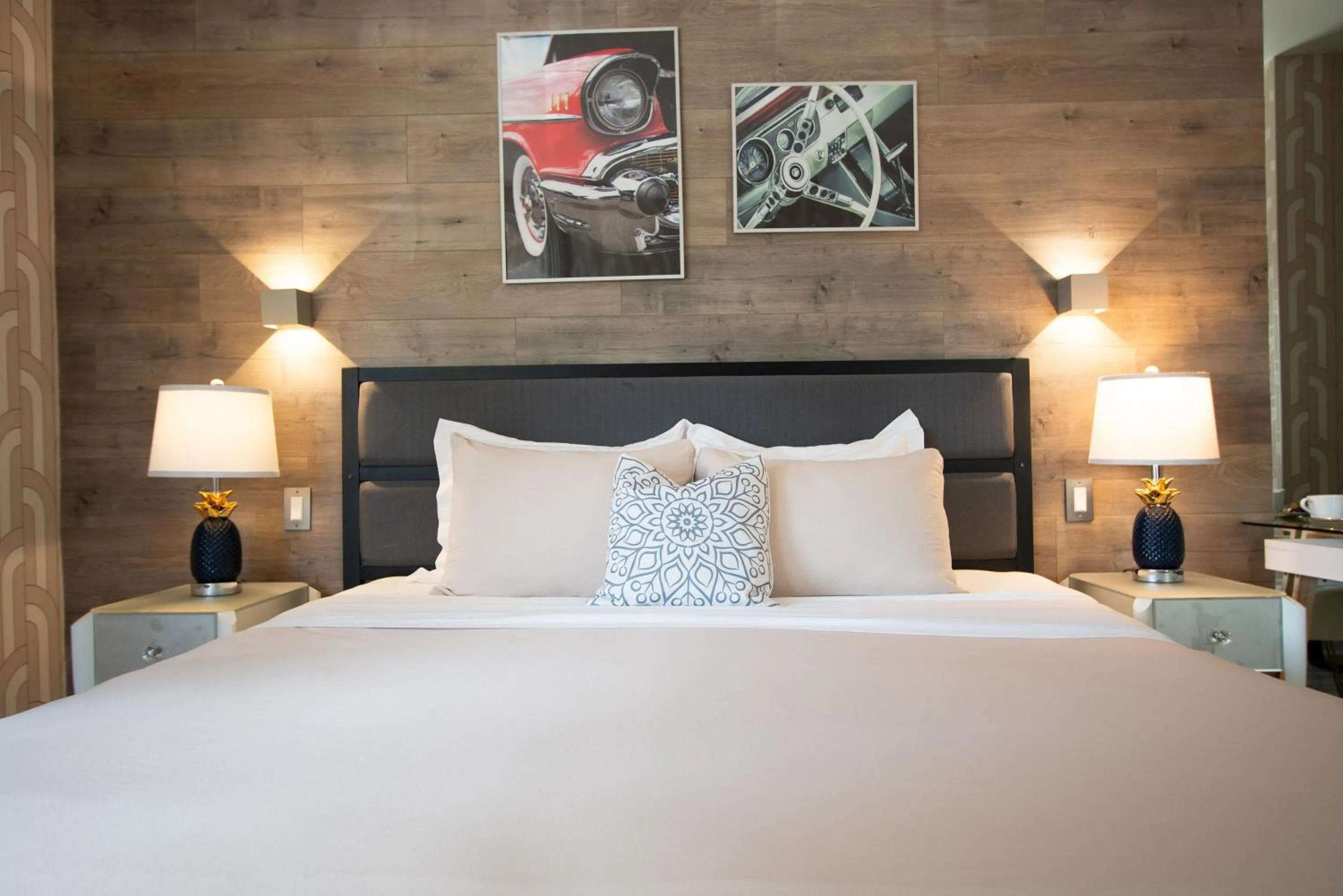 Bedroom, Bed in Century Hotel