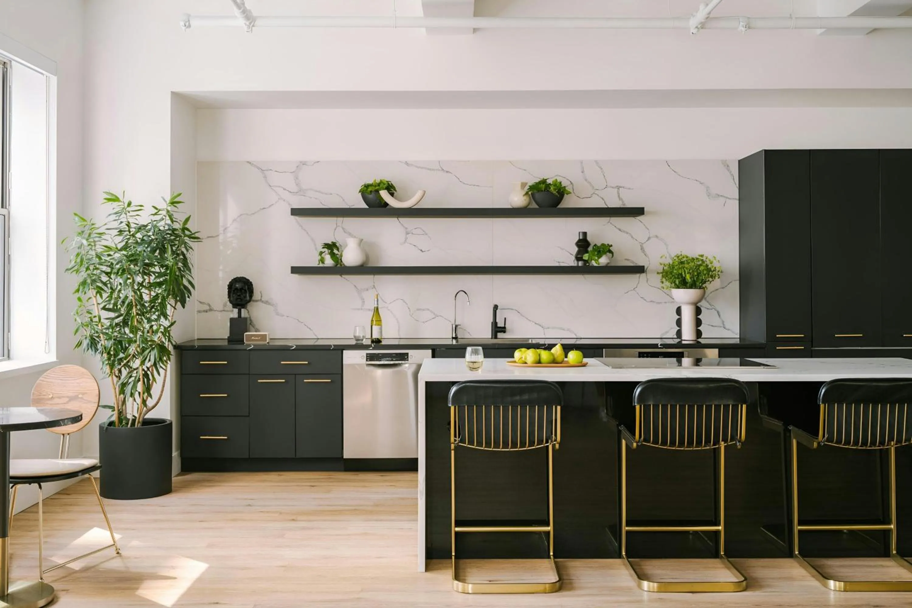 Lounge or bar in Sonder by Marriott Bonvoy One Platt Apartments Financial District