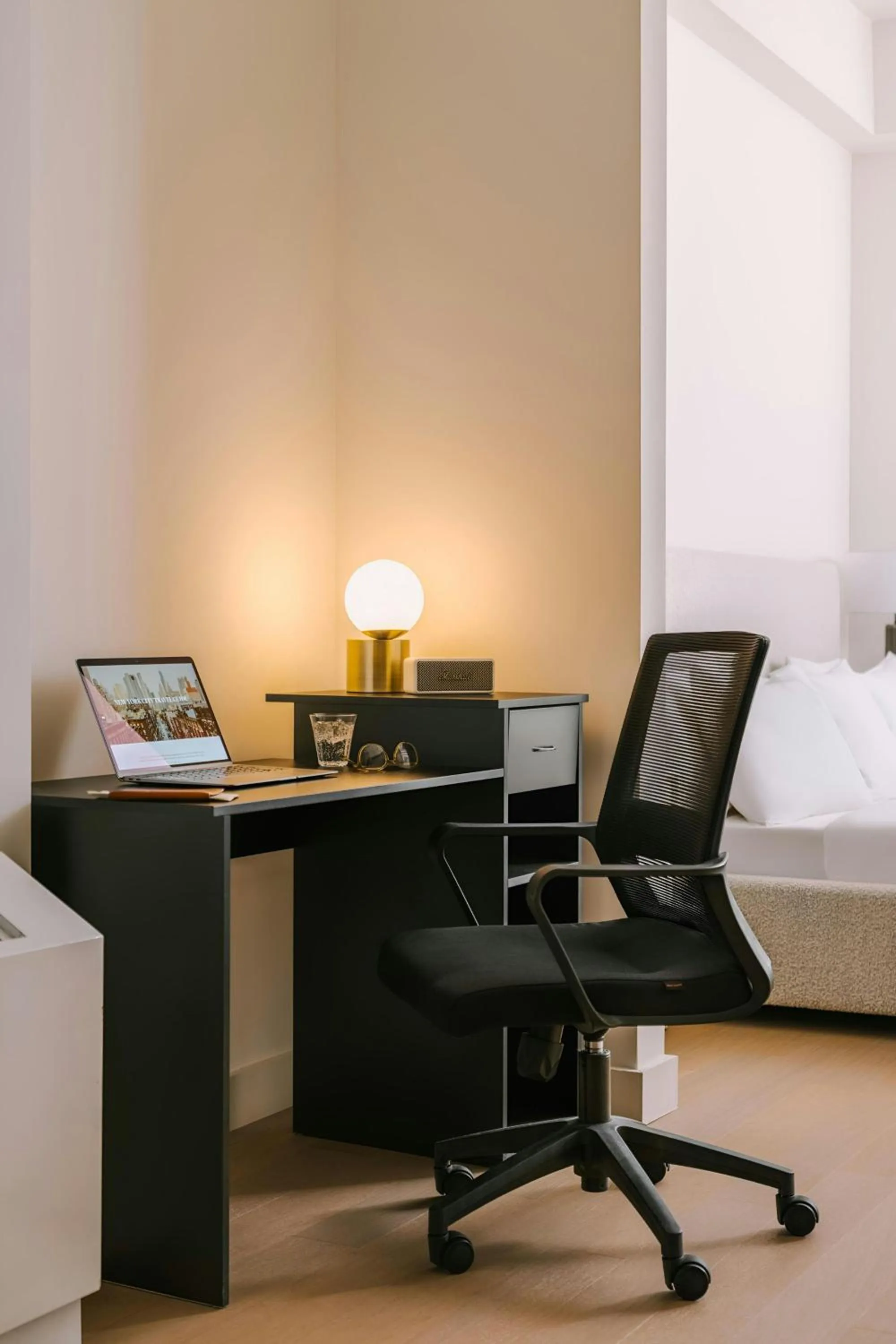 Bedroom, Bed in Sonder by Marriott Bonvoy One Platt Apartments Financial District