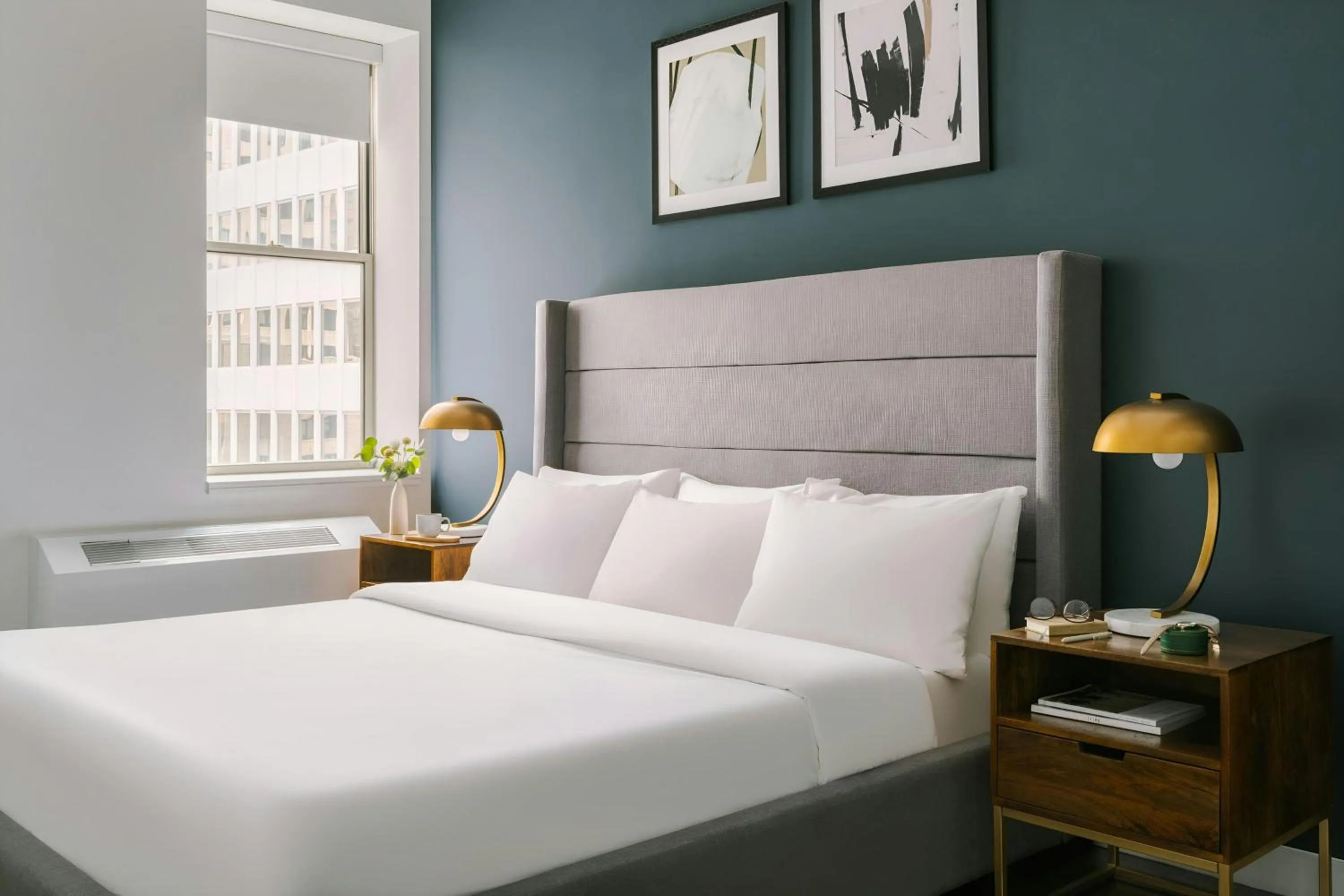 Bedroom, Bed in Sonder by Marriott Bonvoy One Platt Apartments Financial District