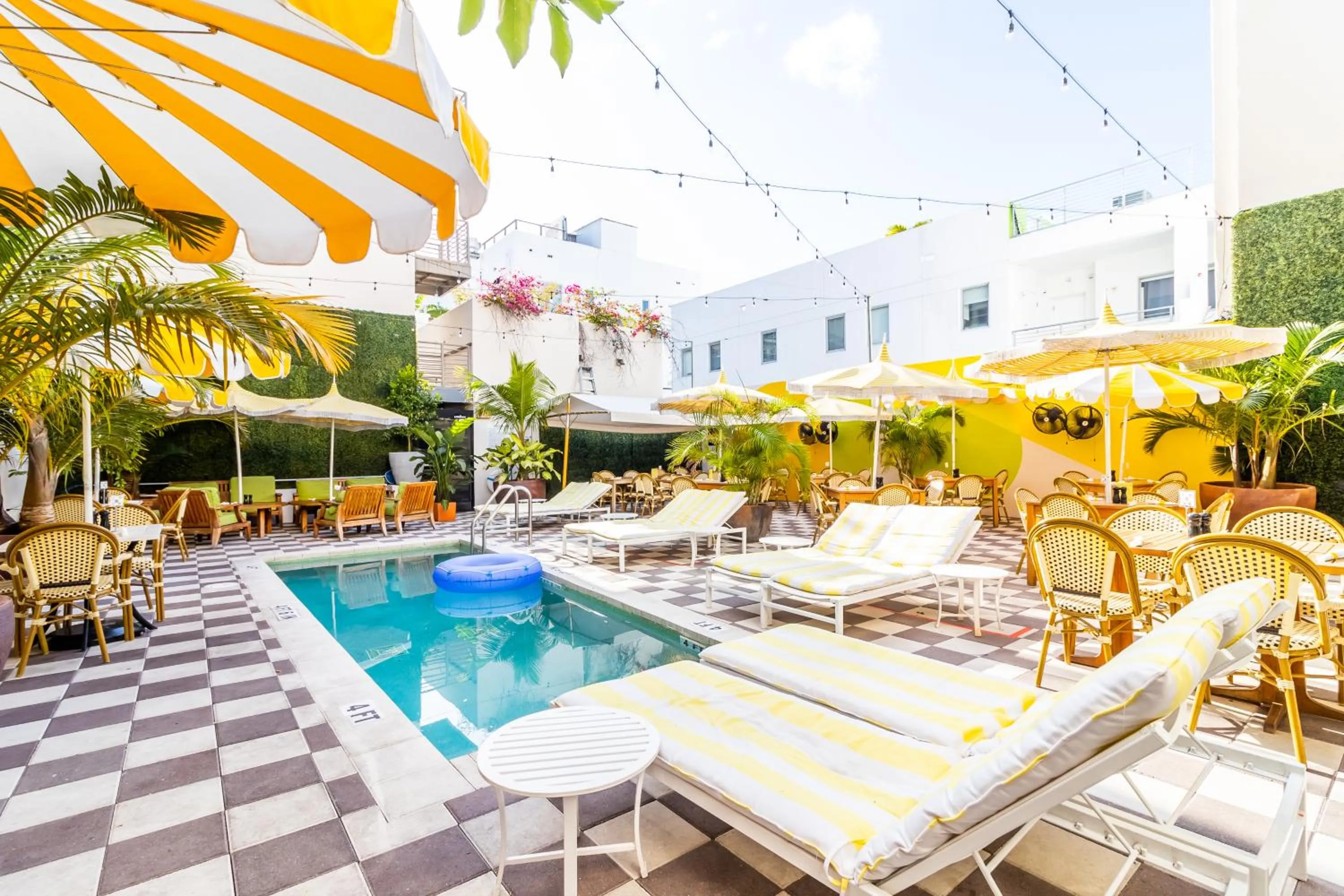 Swimming pool in Clinton Hotel South Beach