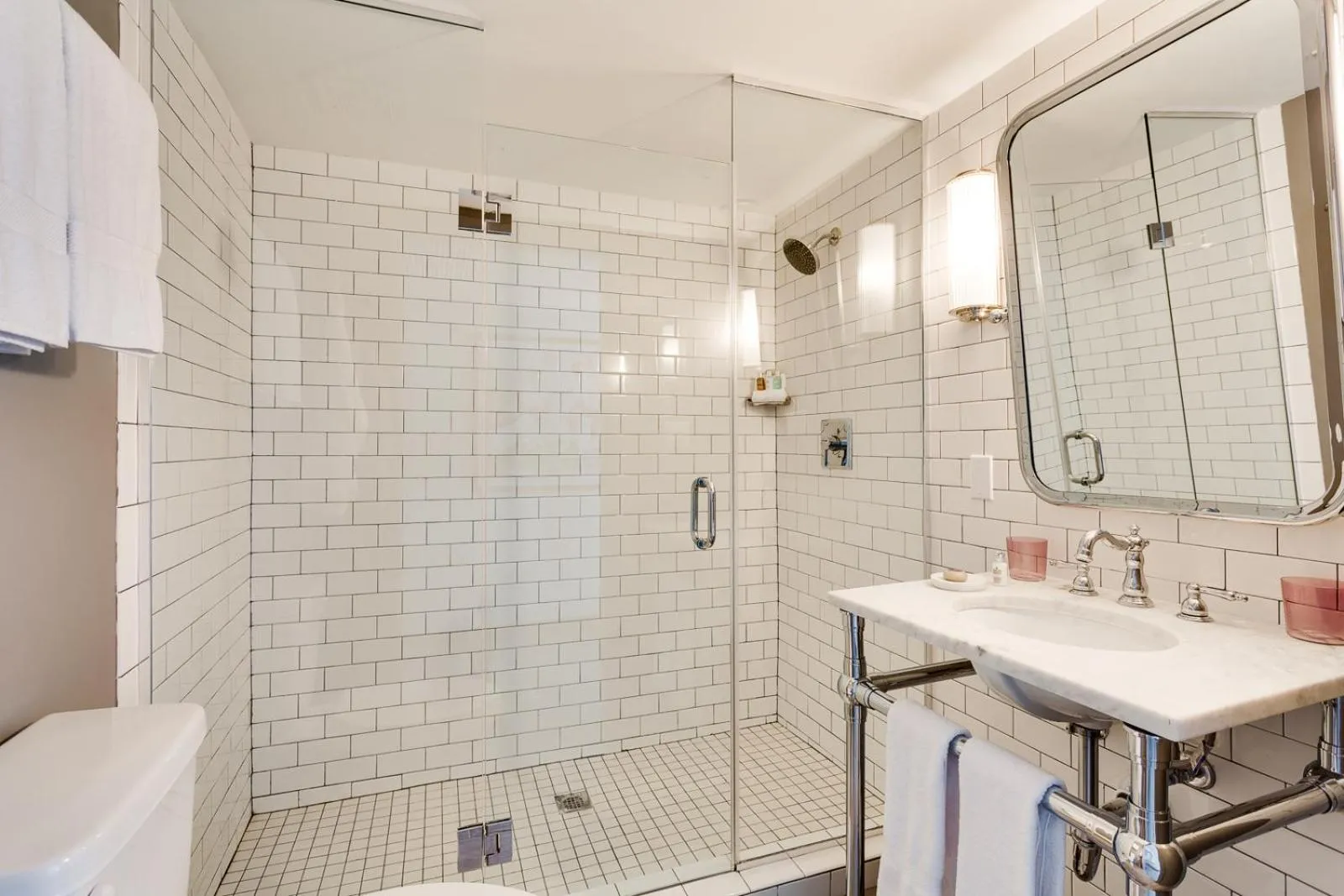 Bathroom in Clinton Hotel South Beach