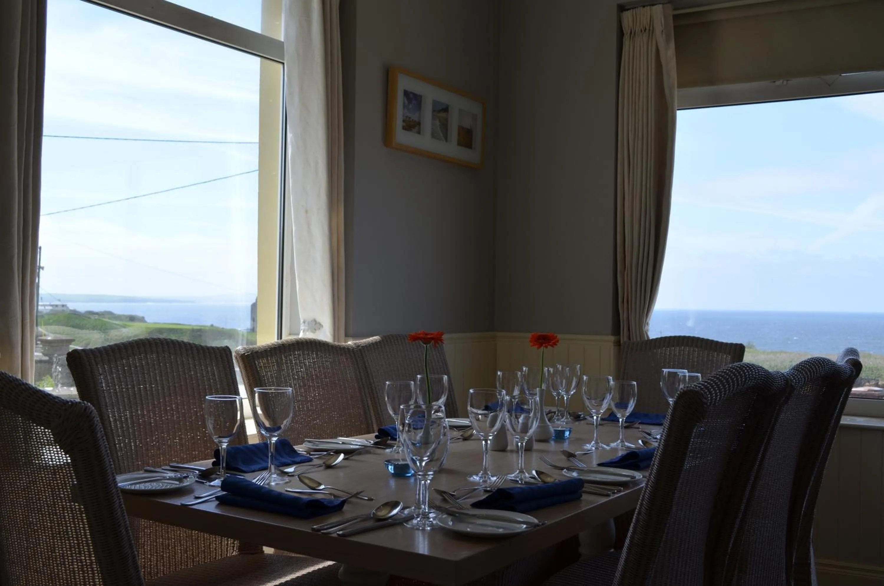 Restaurant/places to eat in The Cliff House Hotel