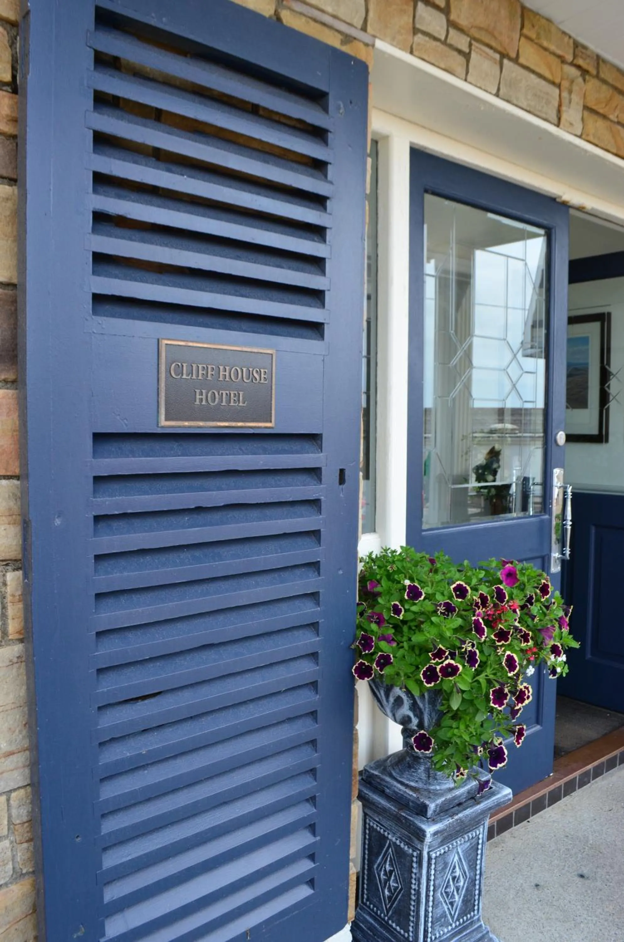 The Cliff House Hotel