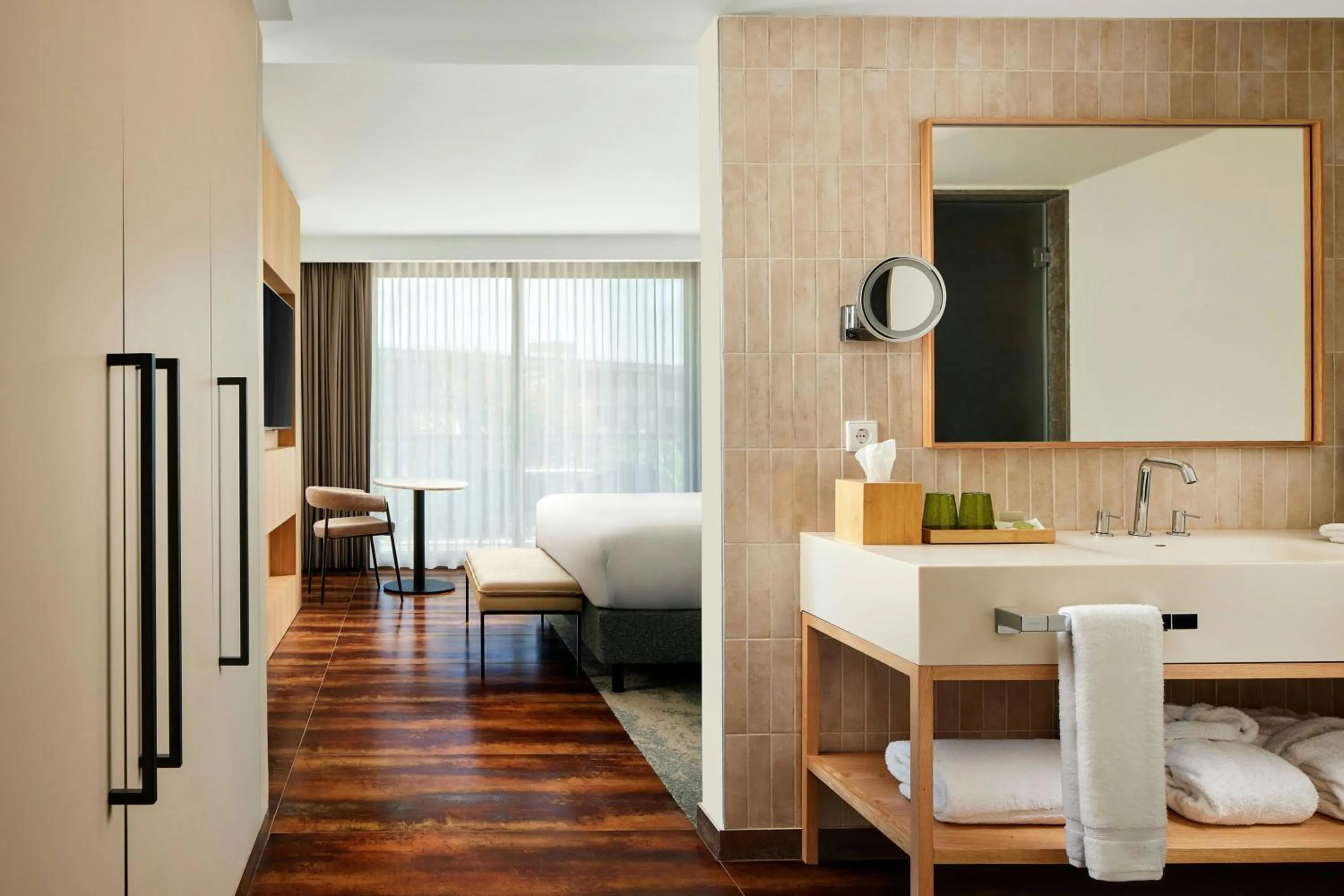 Photo of the whole room, Bed in Algarve Marriott Salgados Golf Resort & Spa