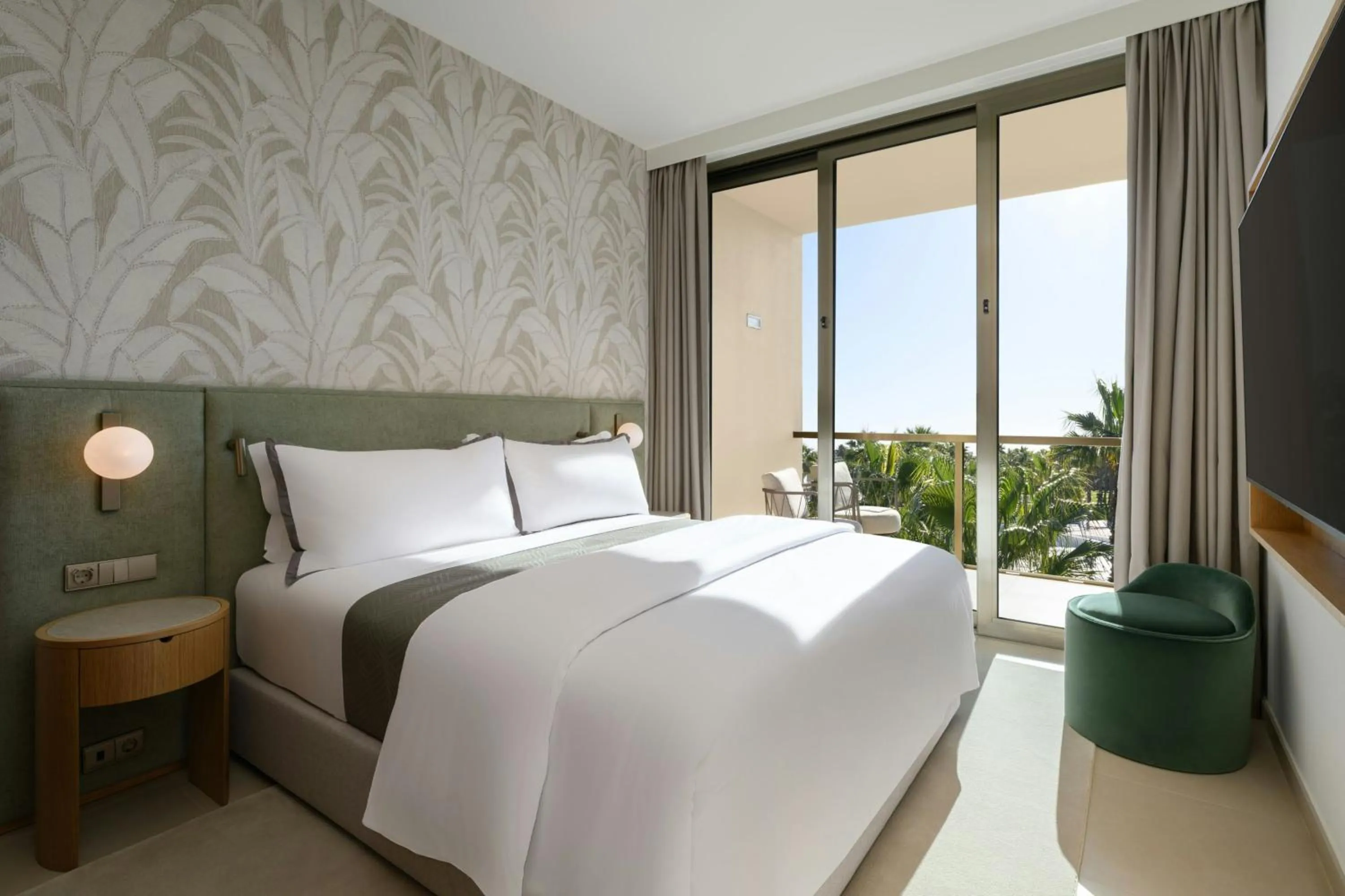Bedroom, Bed in The Westin Salgados Beach Resort, Algarve