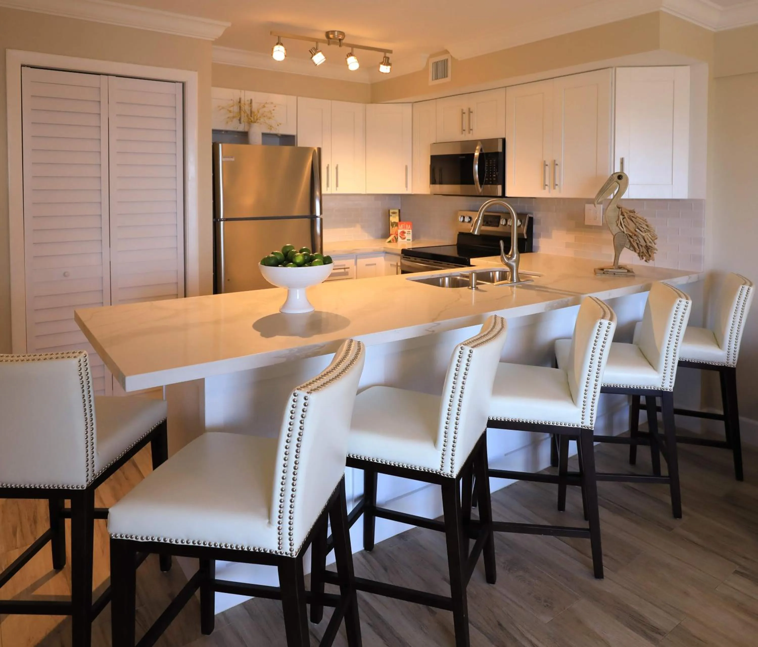 Kitchen or kitchenette in Ocean Pointe Suites at Key Largo