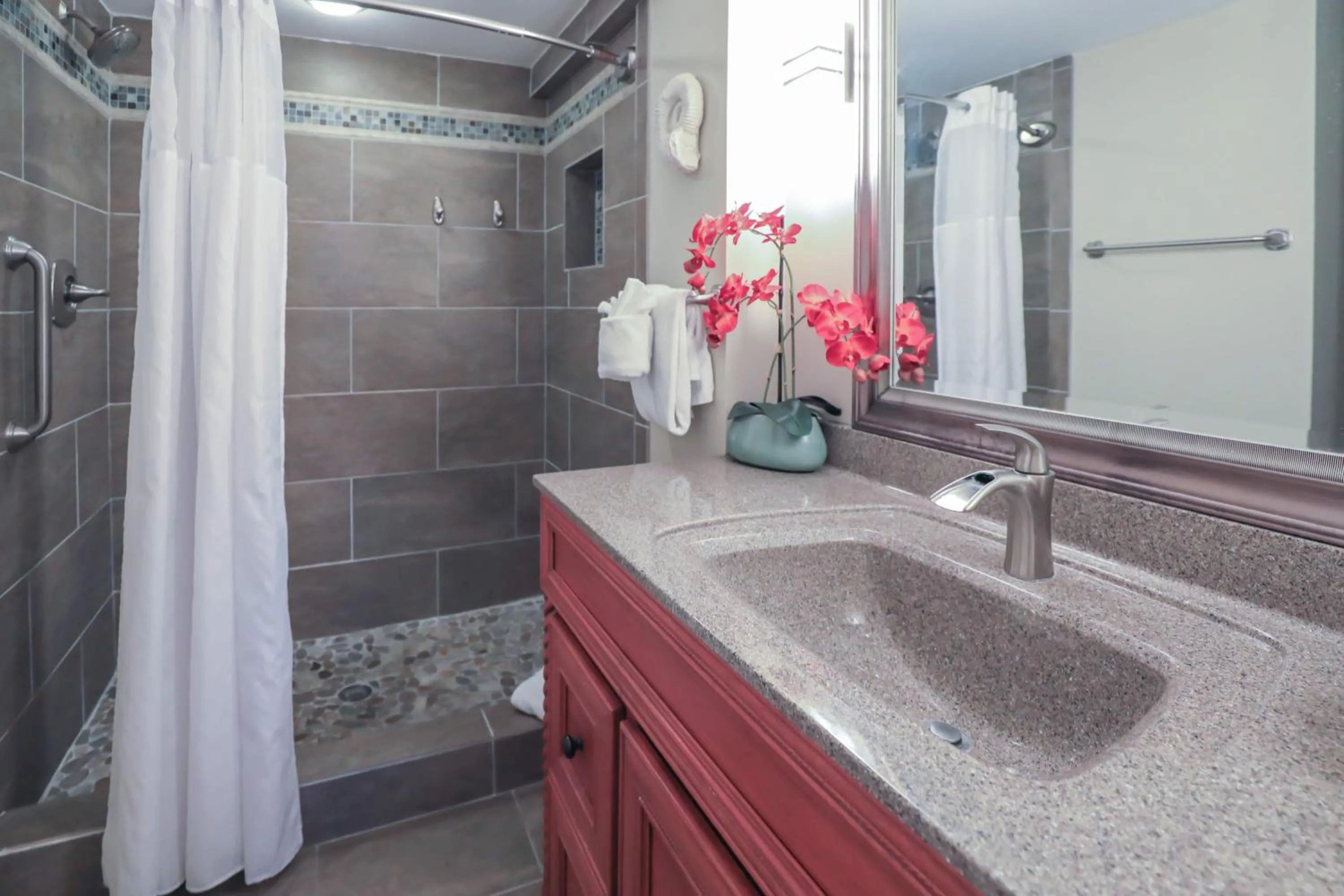 Shower in Ocean Pointe Suites at Key Largo