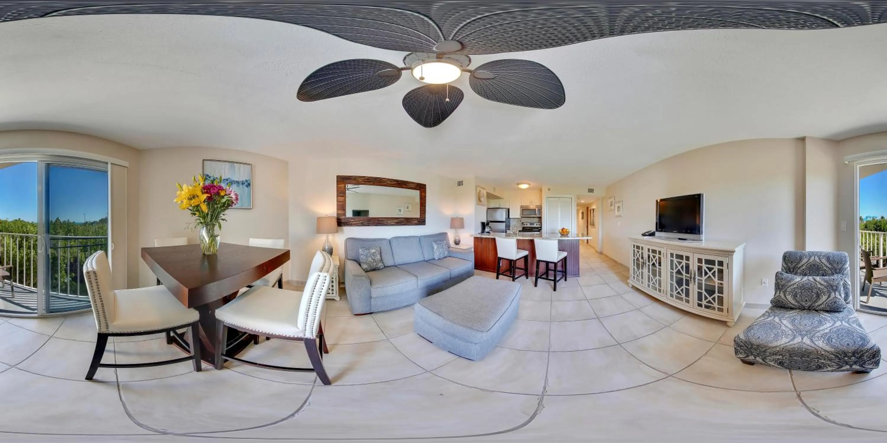 Living room, Bed in Ocean Pointe Suites at Key Largo