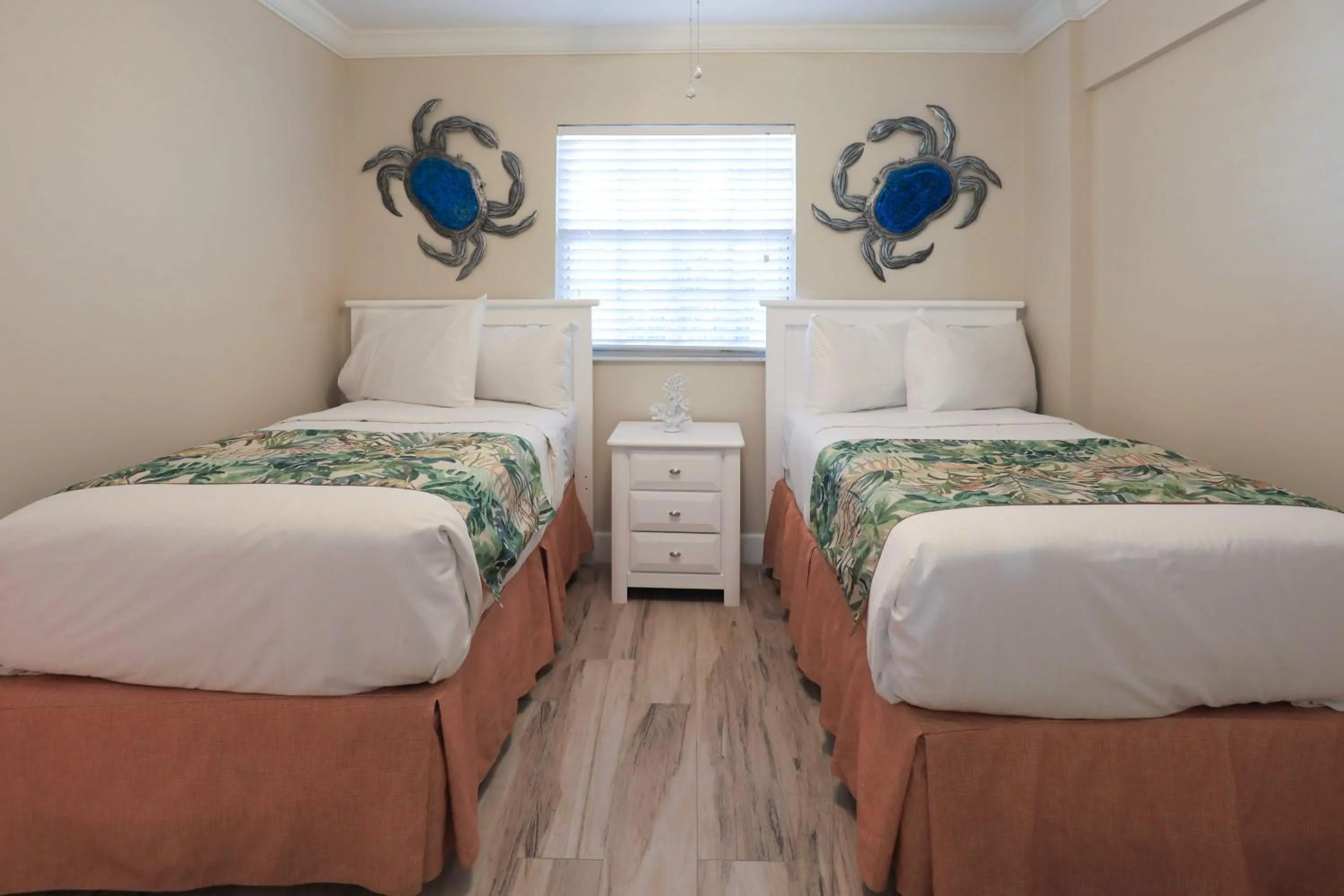 Bed in Ocean Pointe Suites at Key Largo