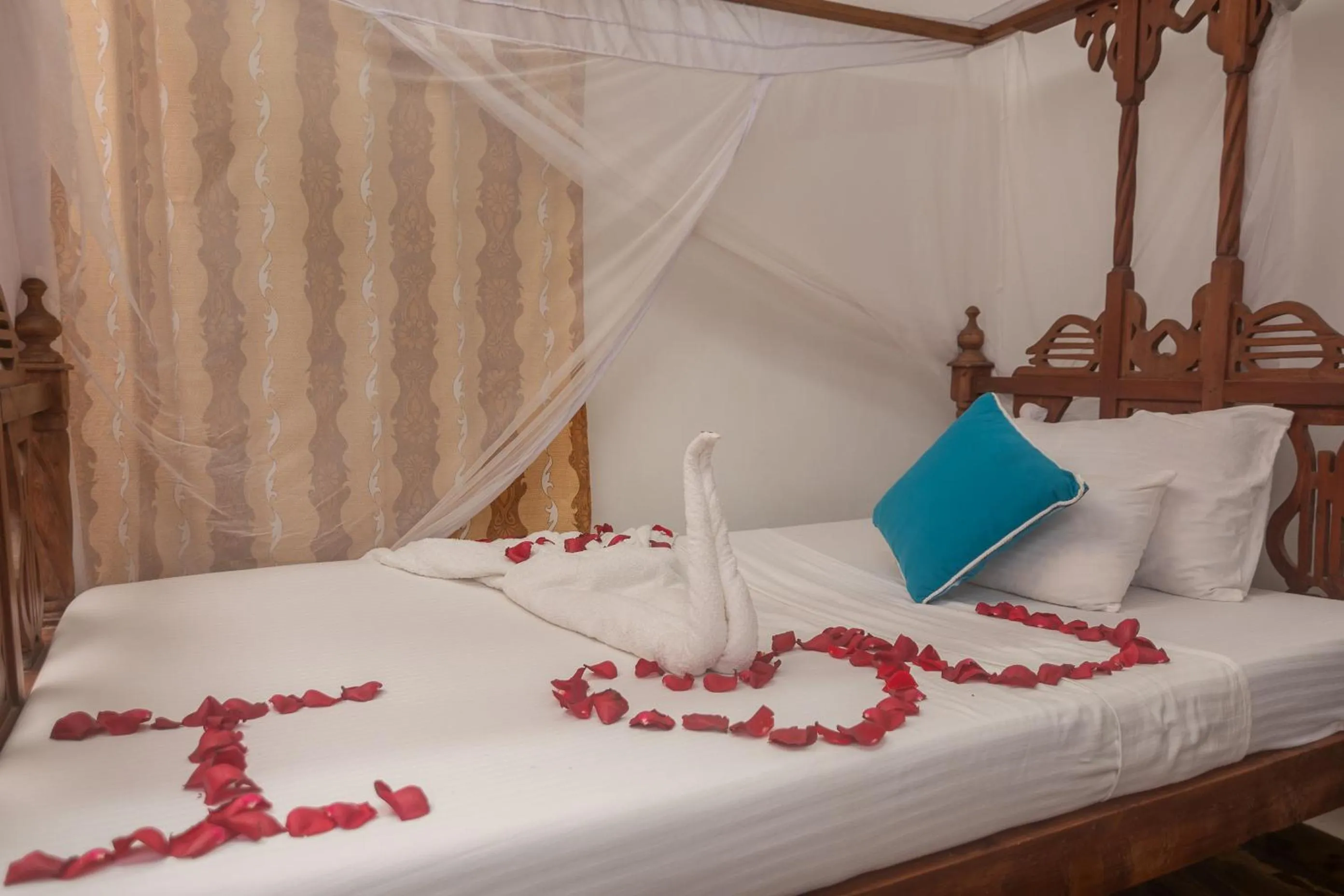 Bed in Villa Ameera Malindi
