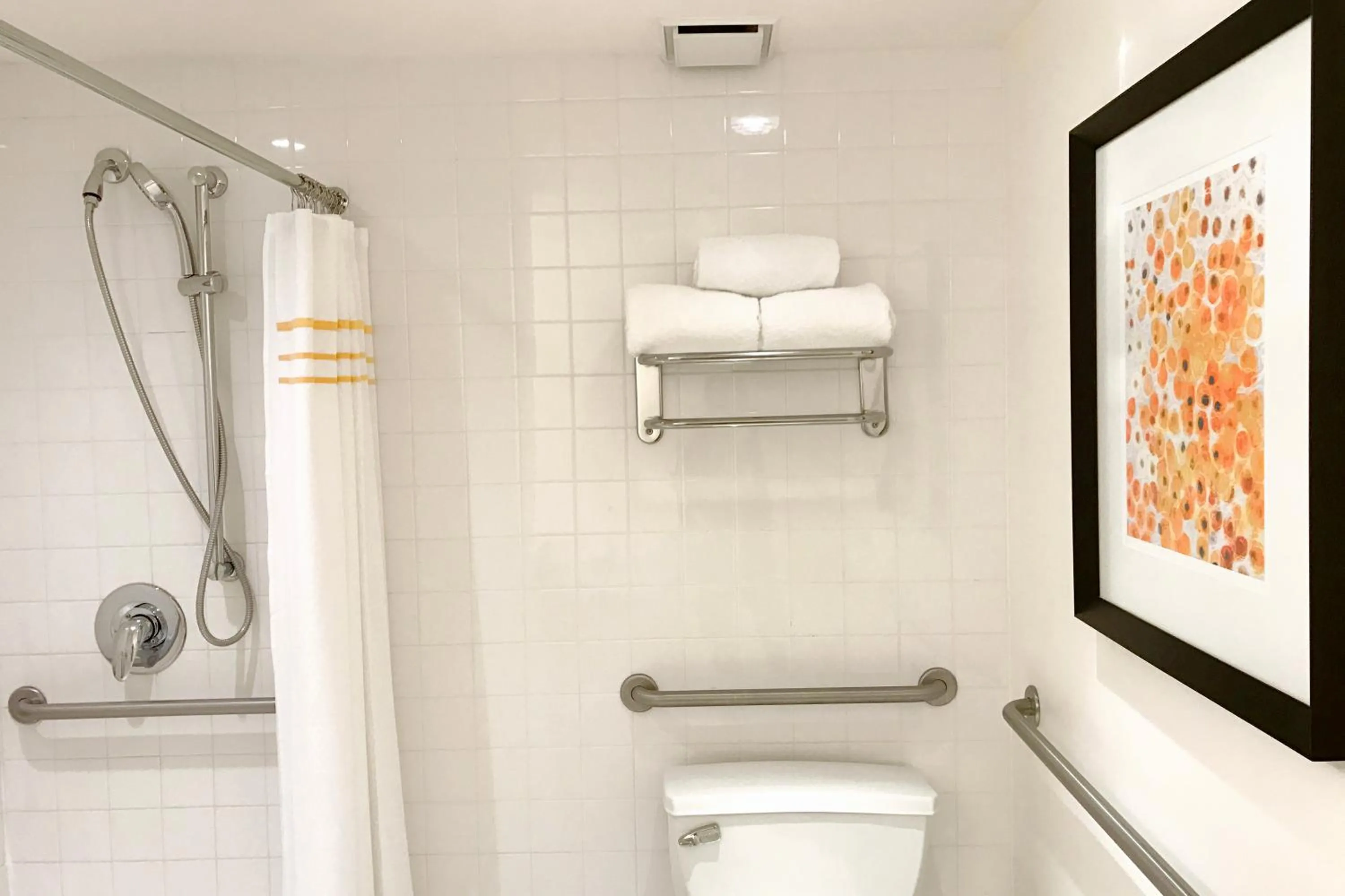 Bathroom in Washington Plaza Hotel