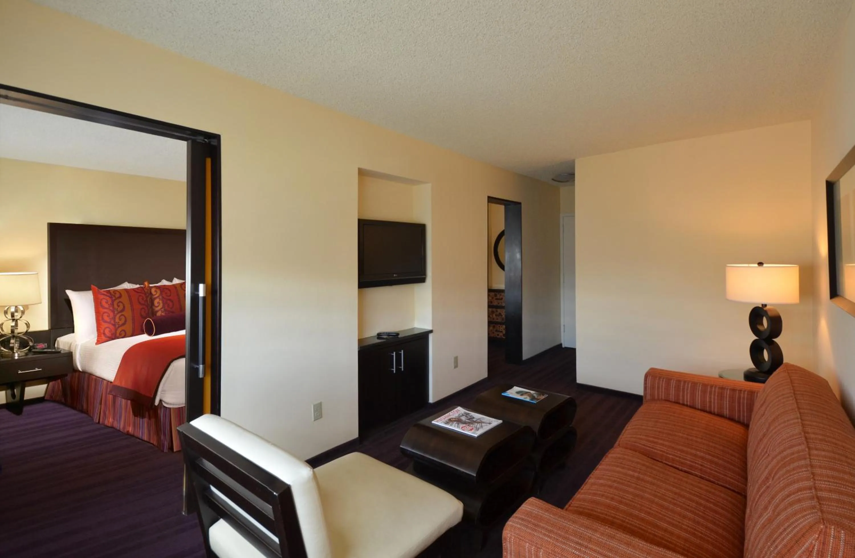 Seating area in Washington Plaza Hotel