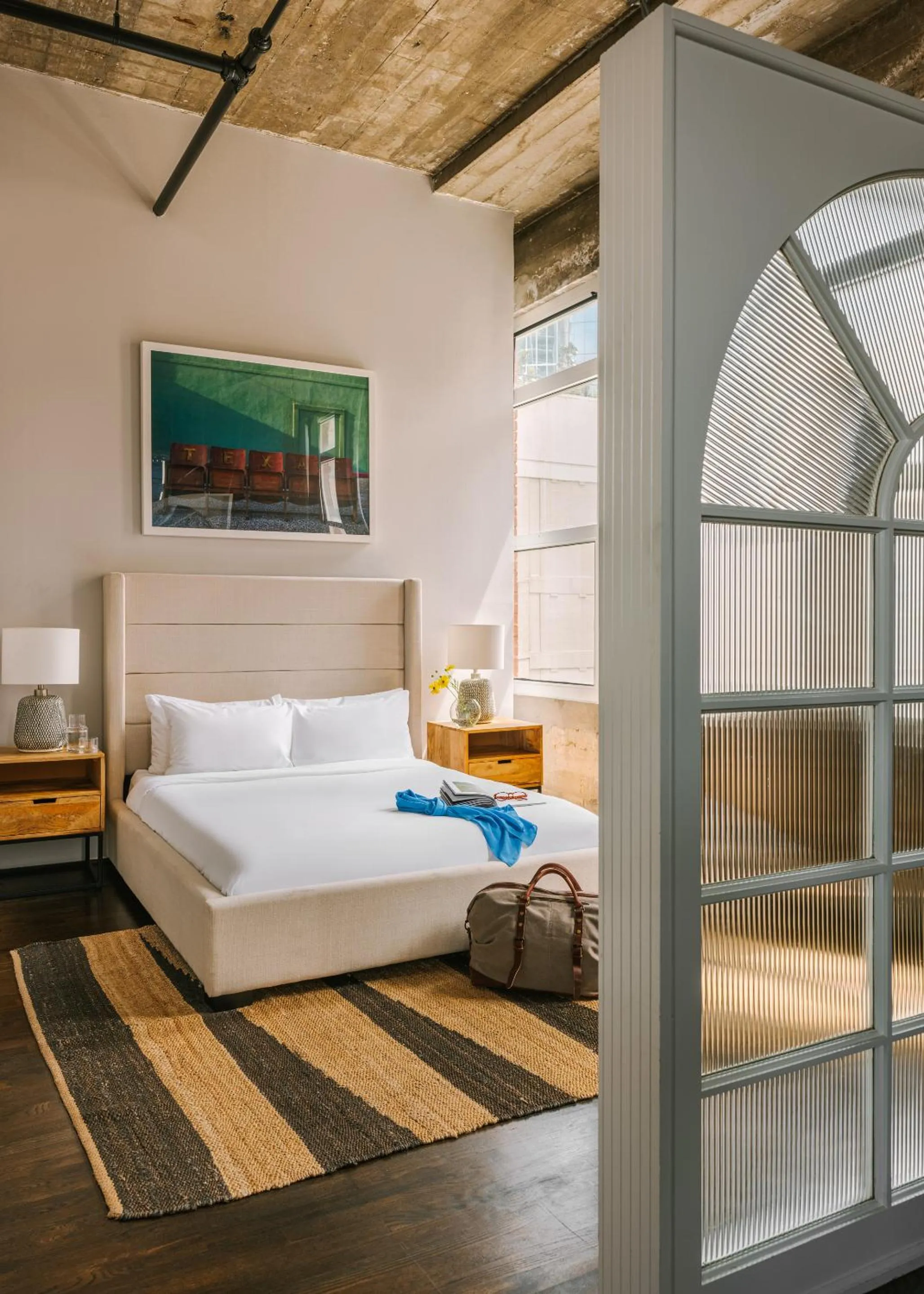 Living room, Bed in Sonder The Hogg Palace