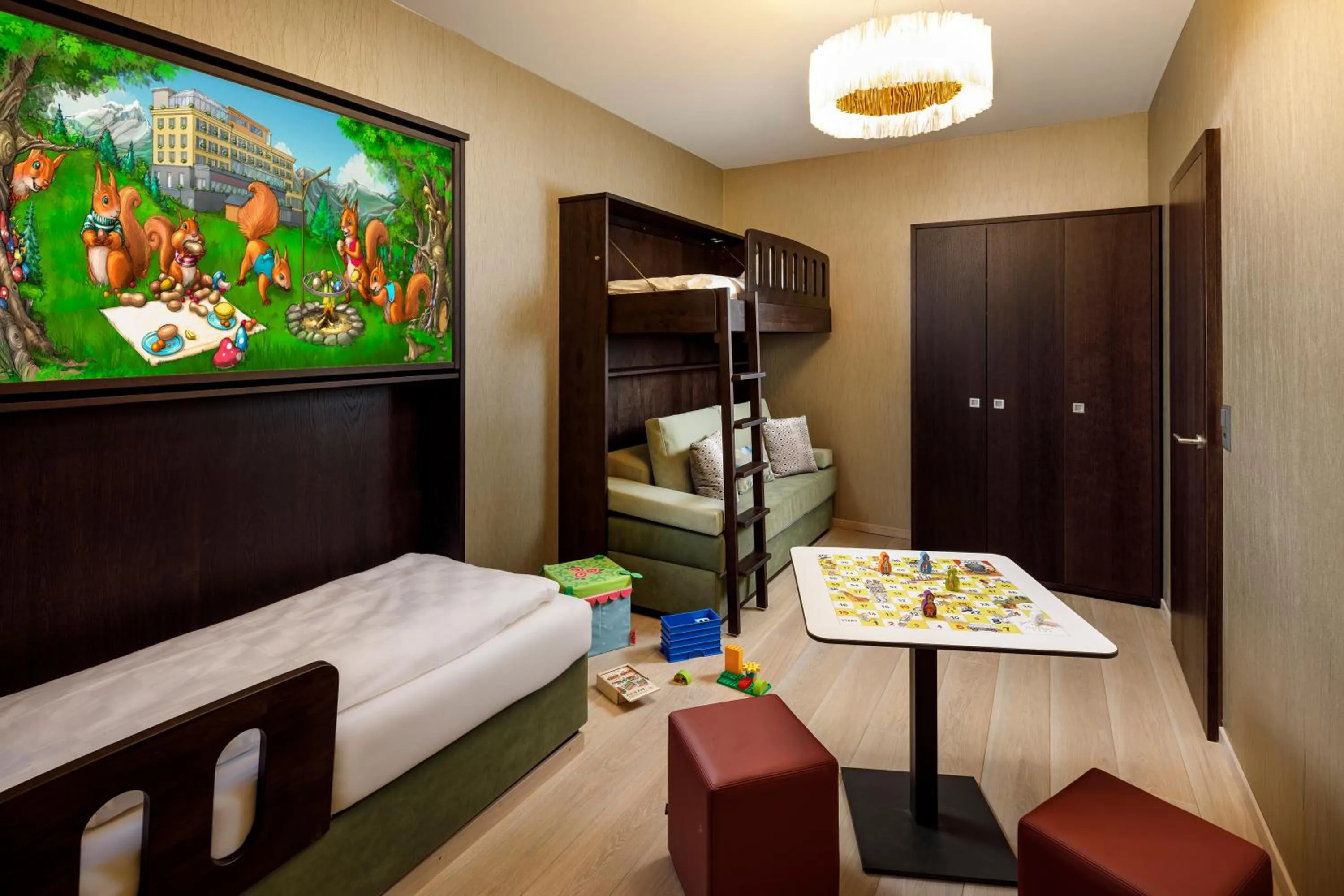 children, Bed in Märchenhotel