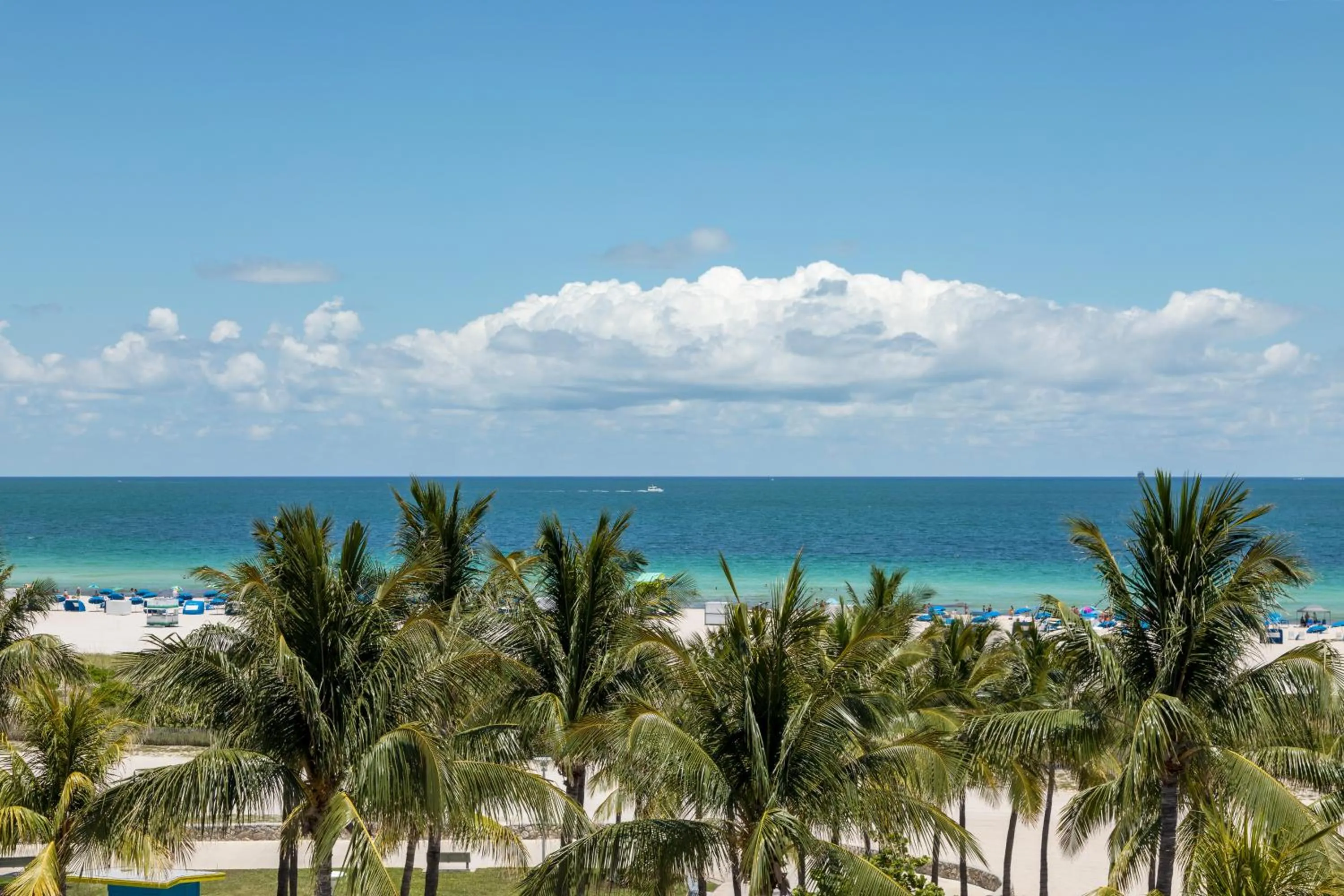 Beach in Park Central South Beach
