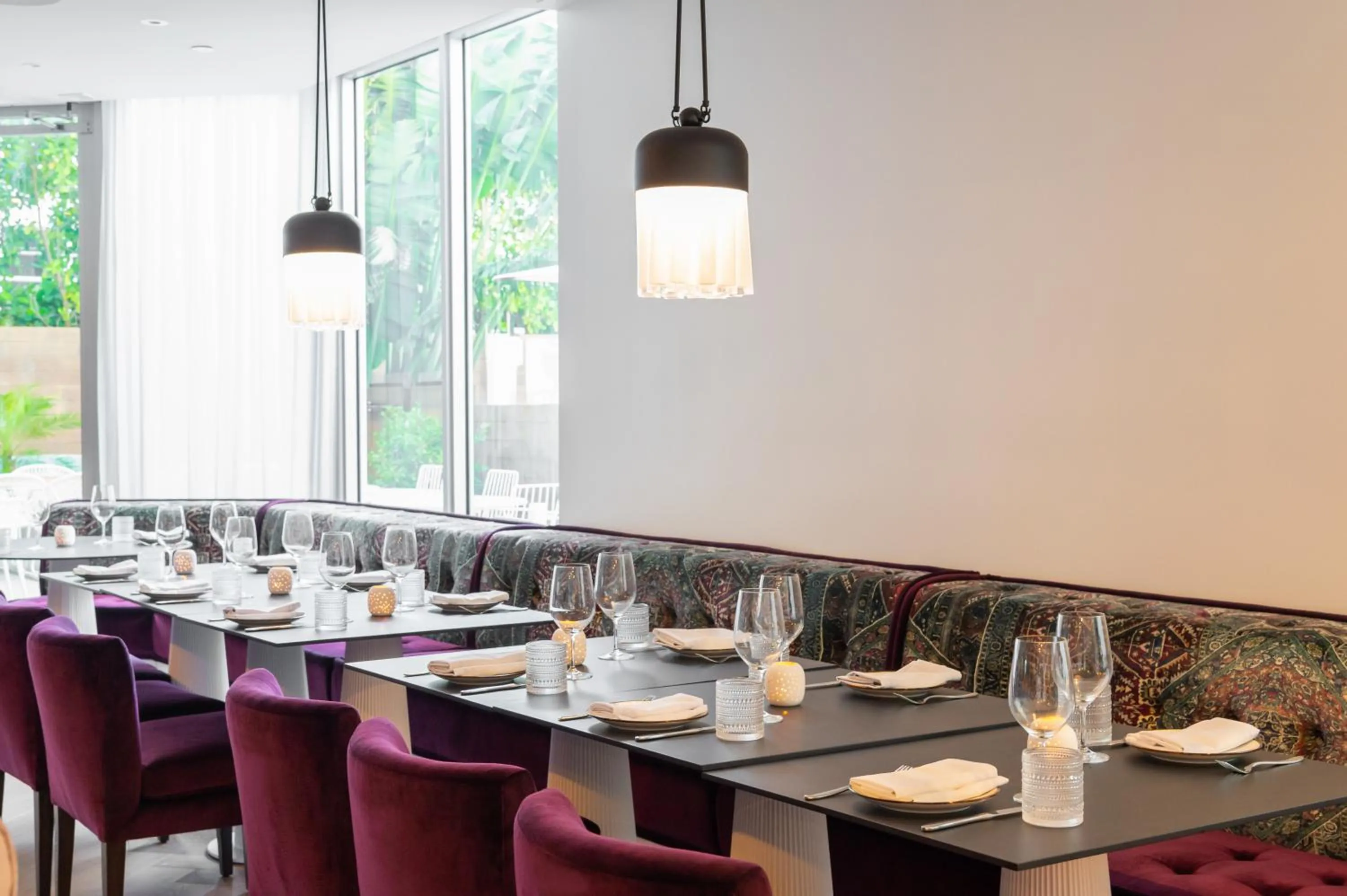 Restaurant/places to eat in Park Central South Beach