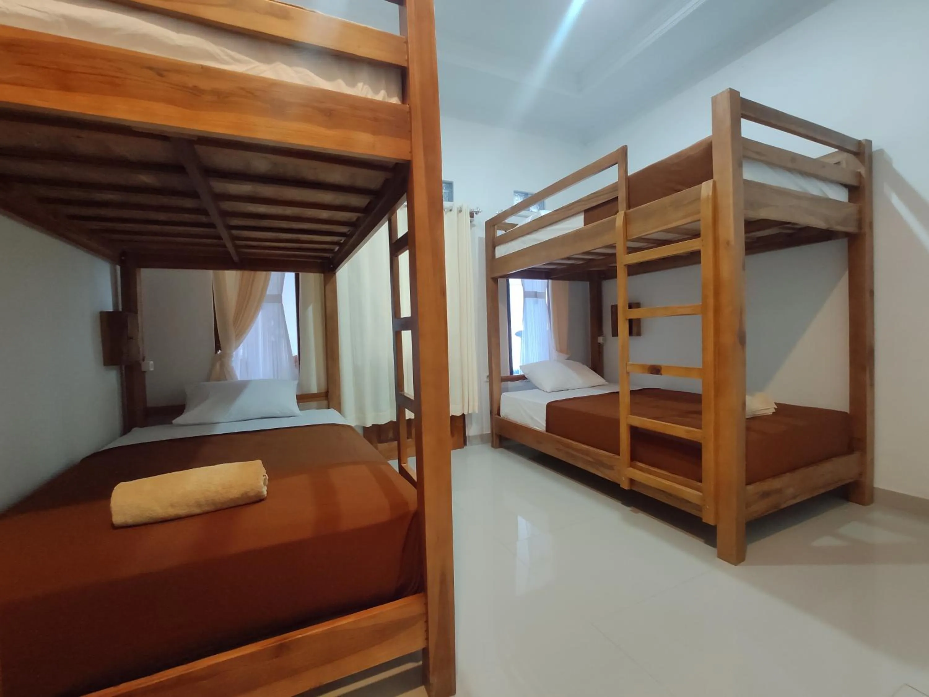 bunk bed, Bed in Gedhong Hostel